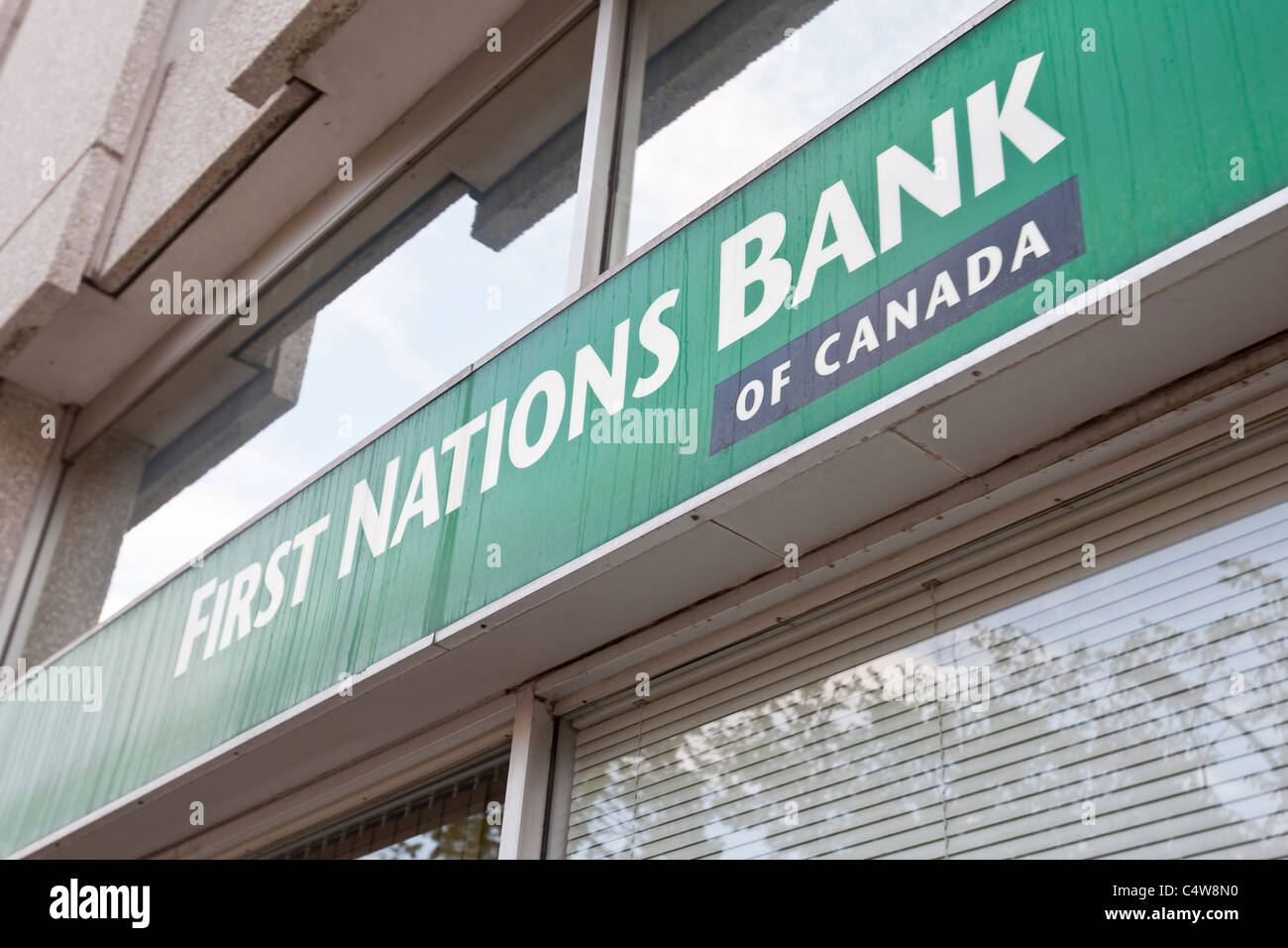 Una de las Primeras Naciones del Canadá sucursal bancaria es retratada en Winnipeg Foto de stock
