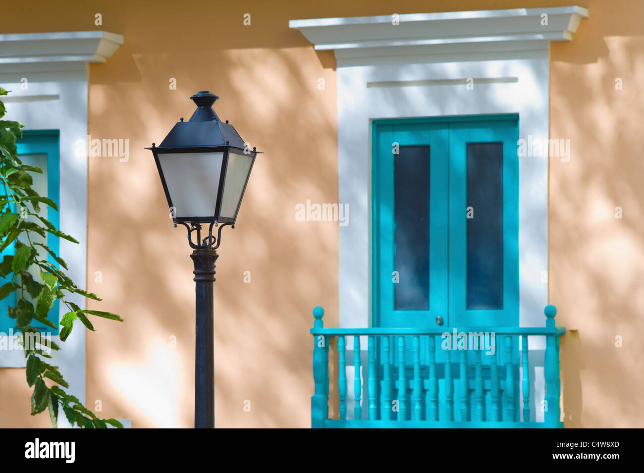 Puerto Rico, el Viejo San Juan, la casa y la lámpara de la calle Fotografía  de stock - Alamy