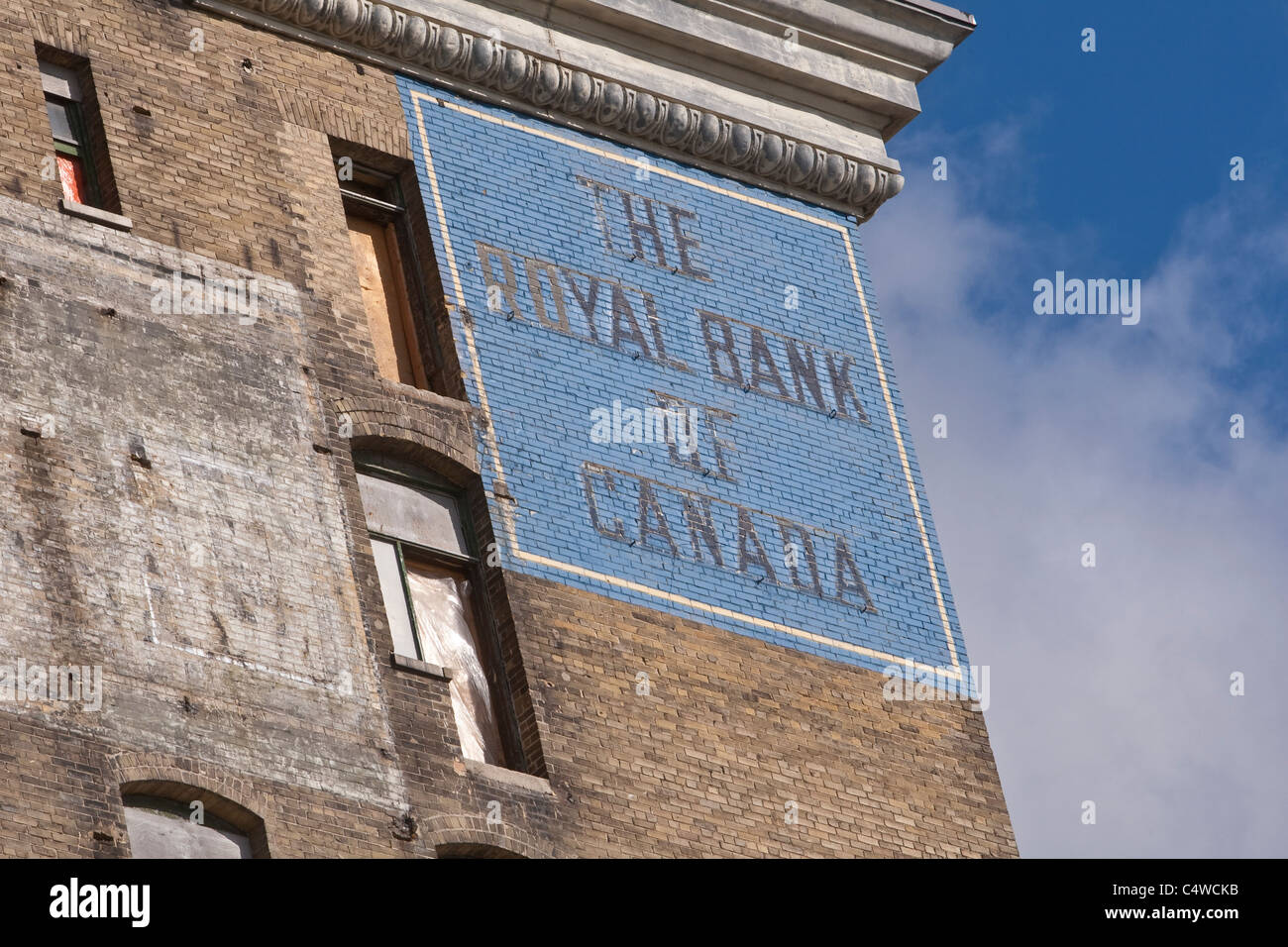 Un vintage de Royal Bank of Canada anuncio mural es retratada en Winnipeg Domingo 22 de mayo, 2011. Foto de stock