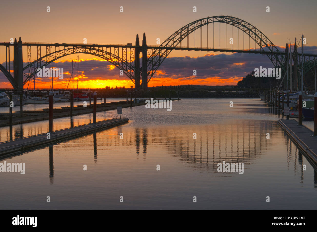 Ee.Uu.,Oregon,Lincoln County, Newport Bay Bridge Foto de stock
