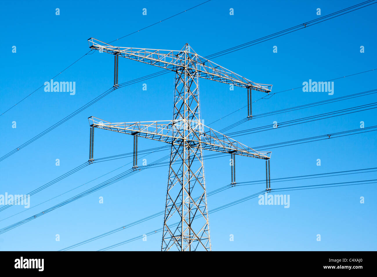Torre de transmisión de electricidad de alta tensión, poste eléctrico, al  atardecer tomadas cerca de Sanahuja en la comarca de la Segarra, Lleida  Fotografía de stock - Alamy