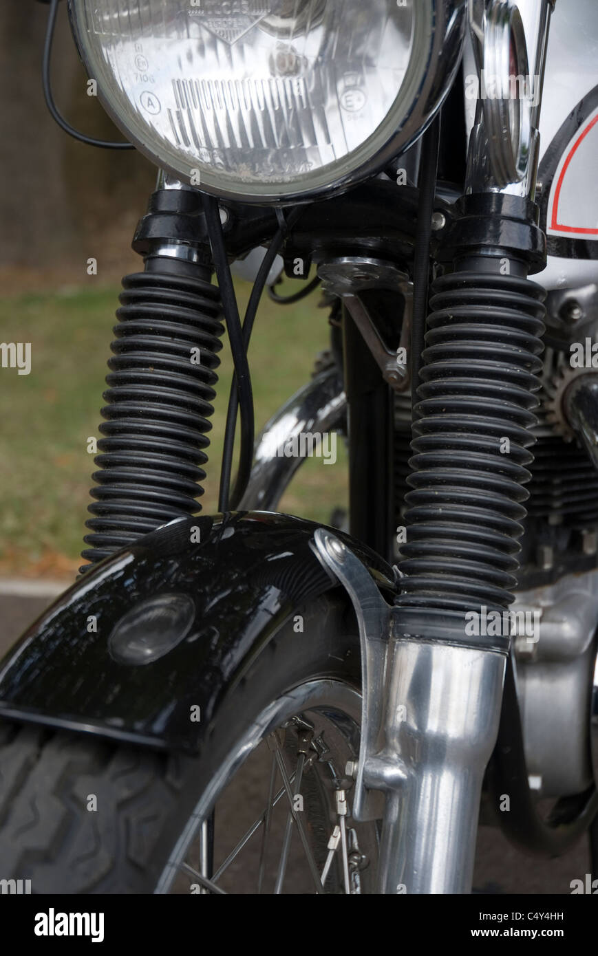 Motocicleta fuelles de horquilla delantera telescópica Fotografía de stock  - Alamy