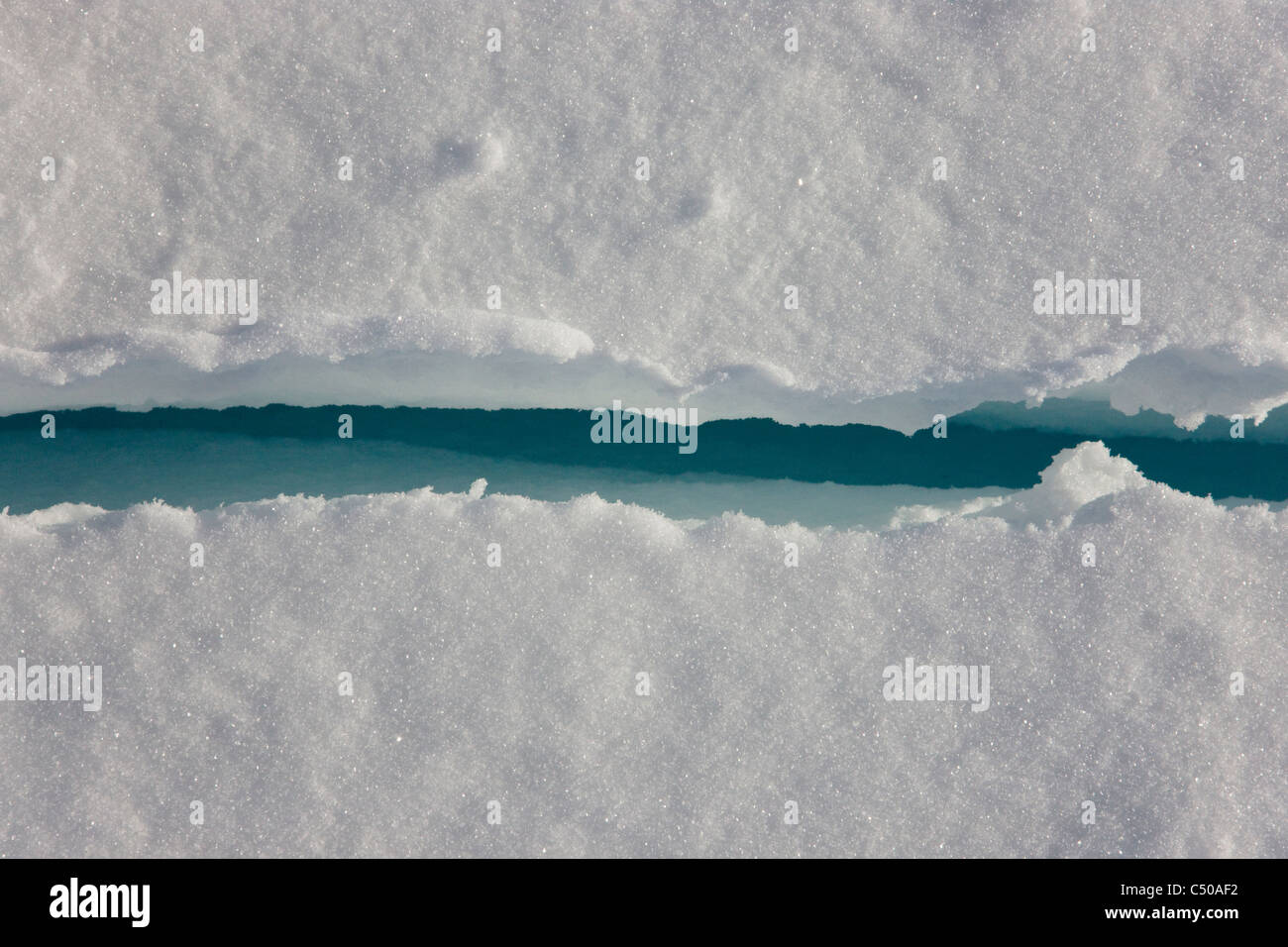 Grieta en el hielo, la isla Snow Hill, la Antártida Foto de stock