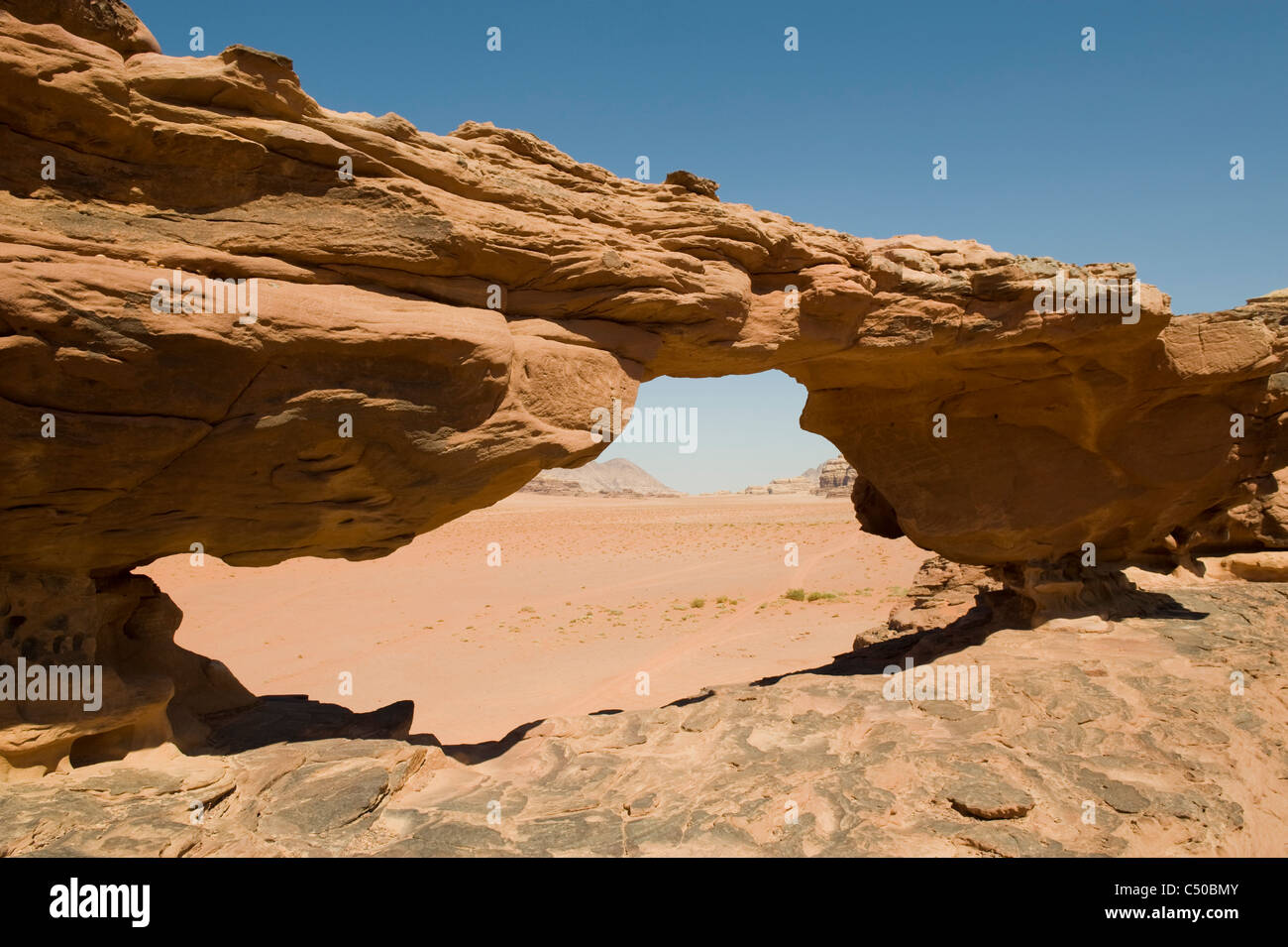 Wadi Rum, en el desierto de Jordania. Foto de stock