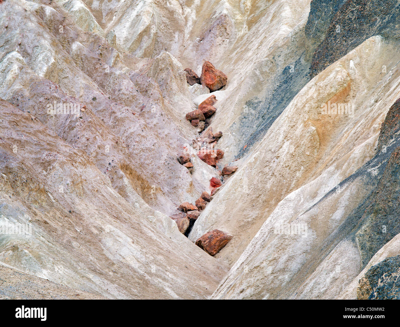 Rocas Rojas en el cañón. El Parque Nacional Valle de la Muerte, California. Foto de stock