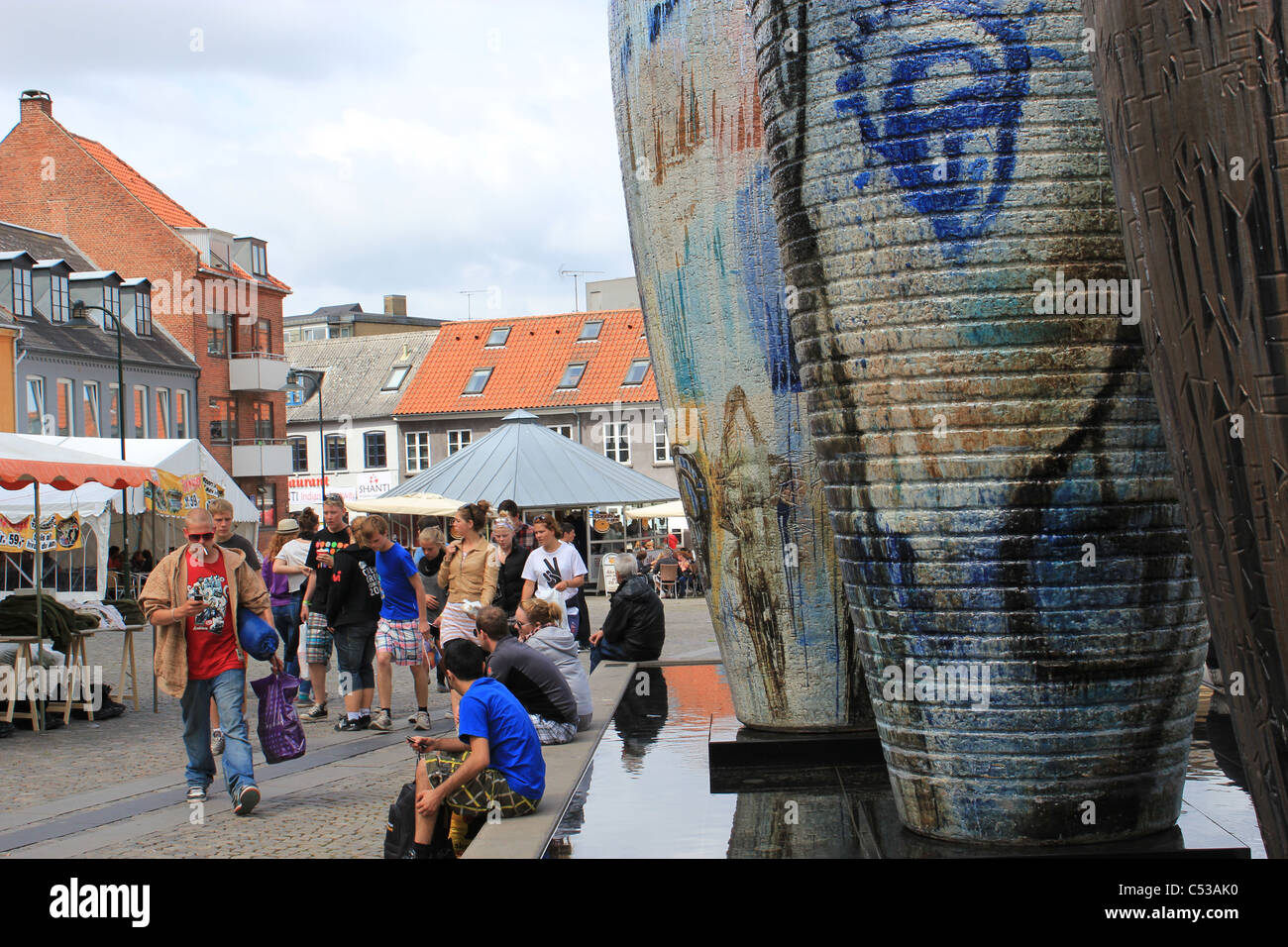Centro de Roskilde, Dinamarca, durante el famoso festival de rock. Foto de stock