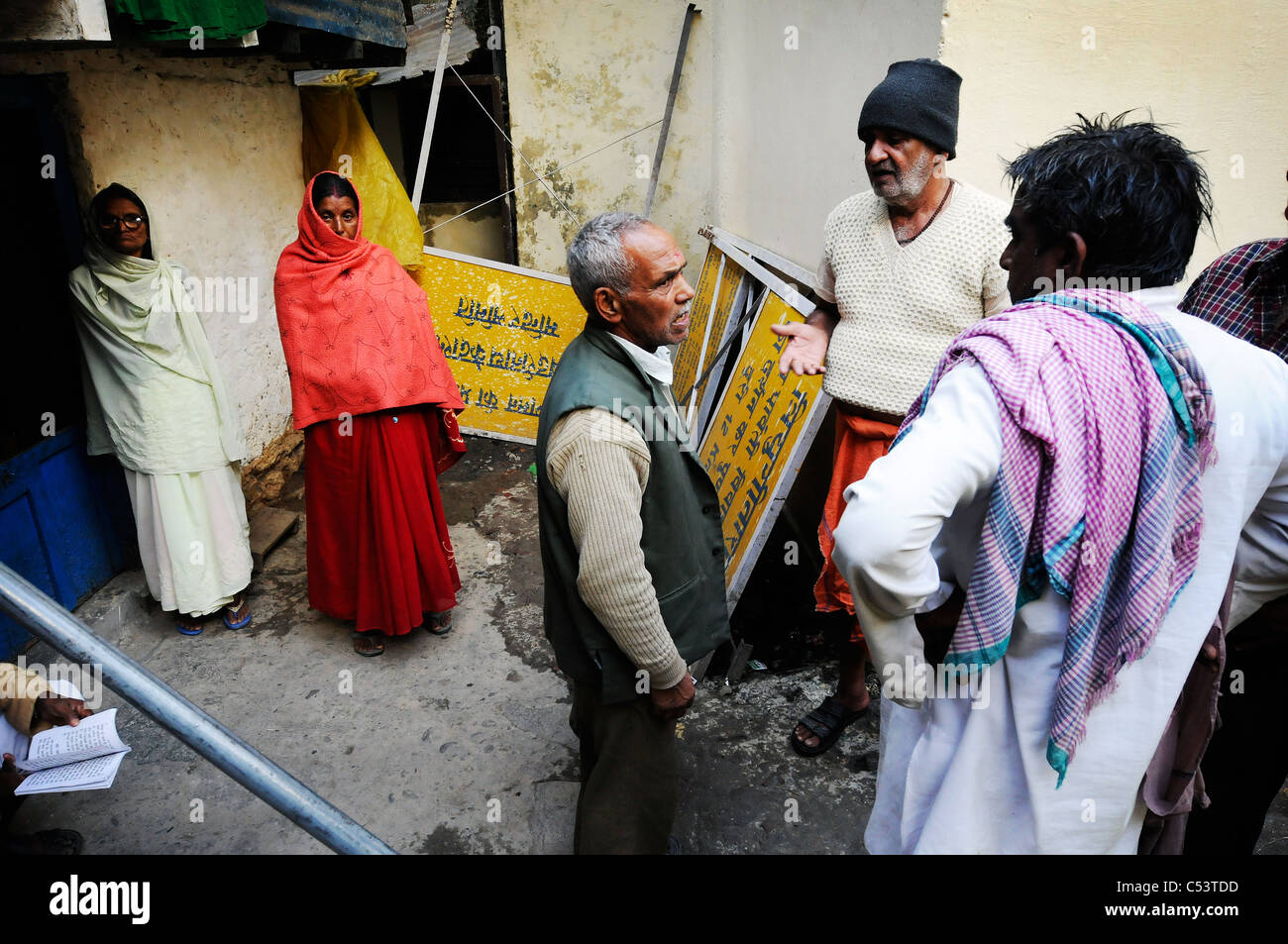 Escenas en Gaurikund, el inicio de la caminata hasta el templo hindú en Kedarnath Foto de stock