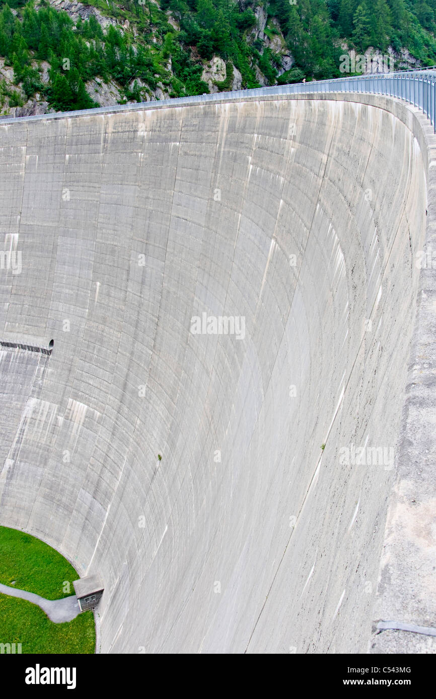 Sambuco dam, Tesino, Suiza Foto de stock