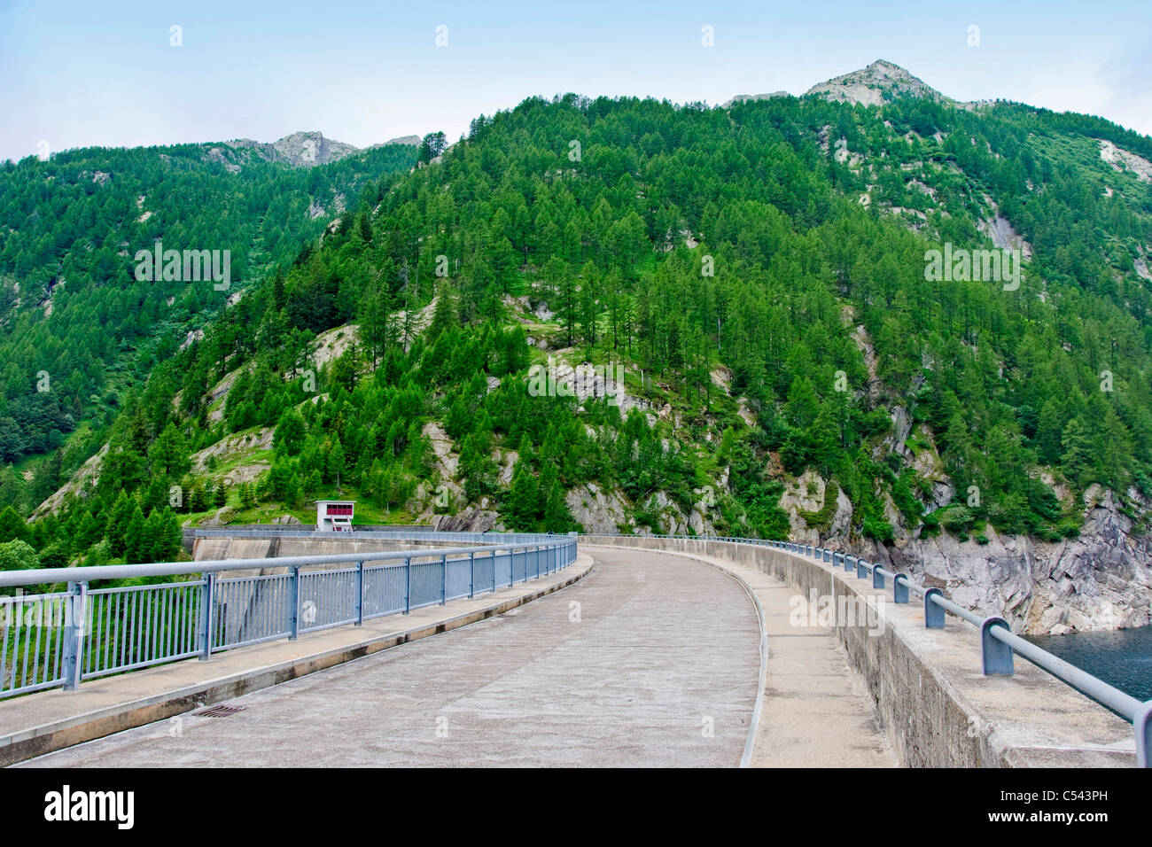 Sambuco dam, Tesino, Suiza Foto de stock