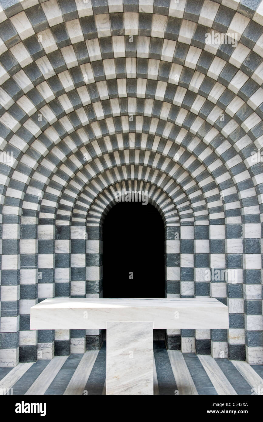 Iglesia, arquitecto Mario Botta, Mogno, Tesino, Suiza Foto de stock