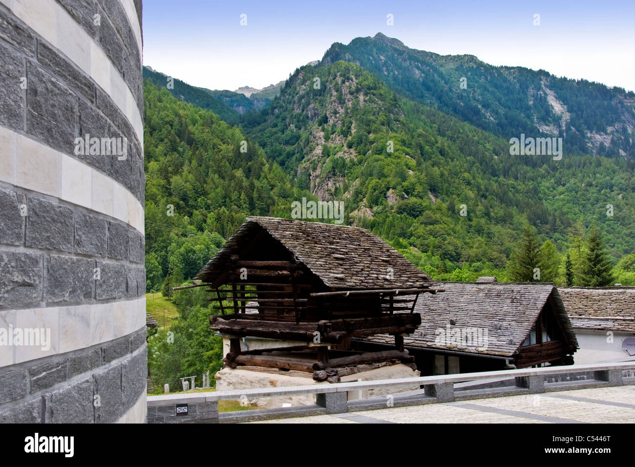 Casa antigua, Mogno, Tesino, Suiza Foto de stock