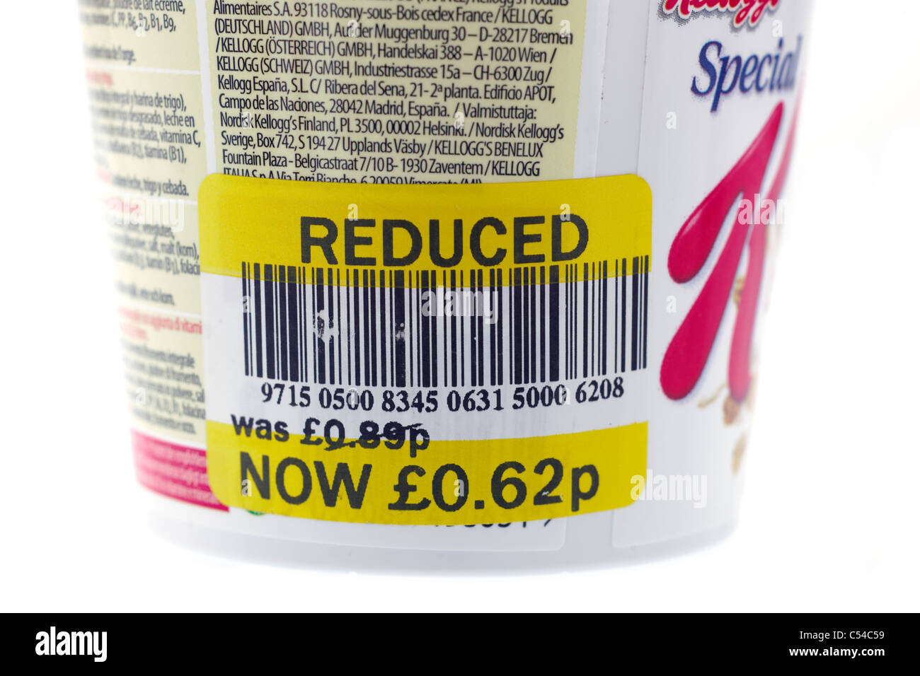 Reducción de supermercados etiqueta con un precio reducido de 89 peniques t0 de 62 peniques. Sólo EDITORIAL Foto de stock
