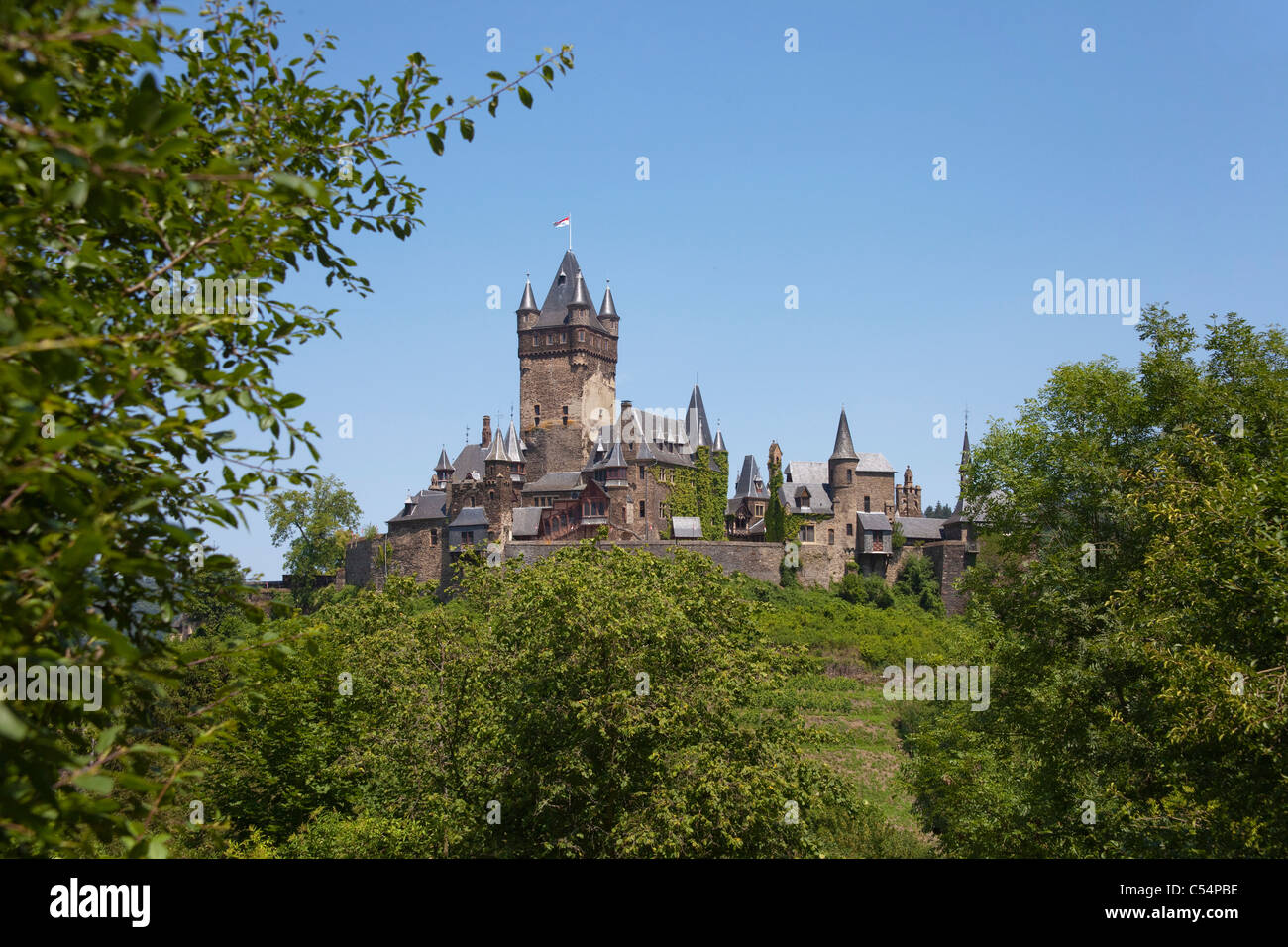 El castillo imperial de Cochem (Reichsburg), punto de referencia de Cochem, Mosela, Renania-Palatinado, Alemania, Europa Foto de stock