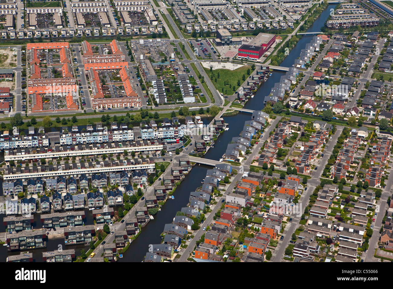 Los Países Bajos, Almere, modernas zonas residenciales. Antena Foto de stock