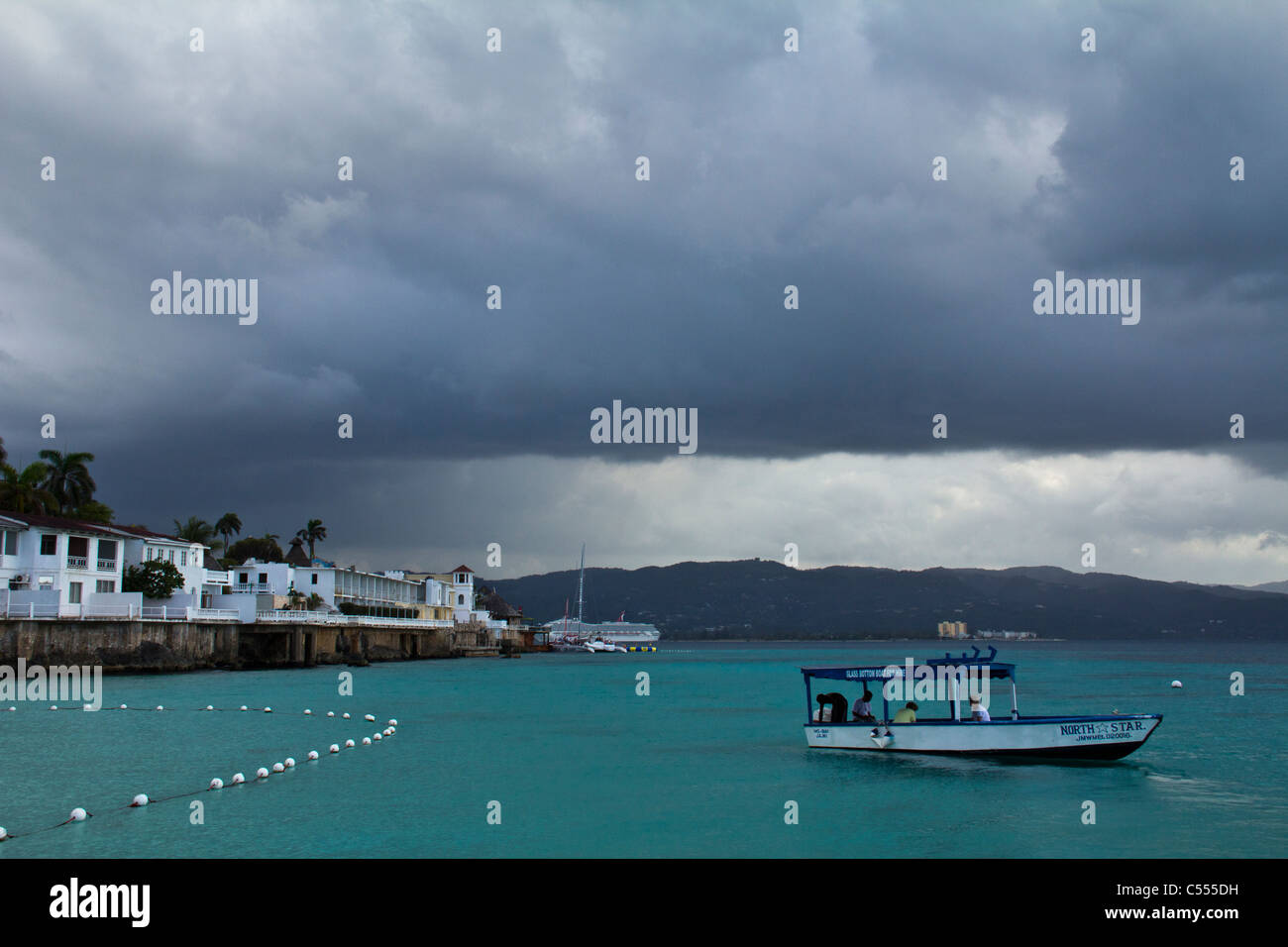 Los médicos de playa en Jamaica Foto de stock