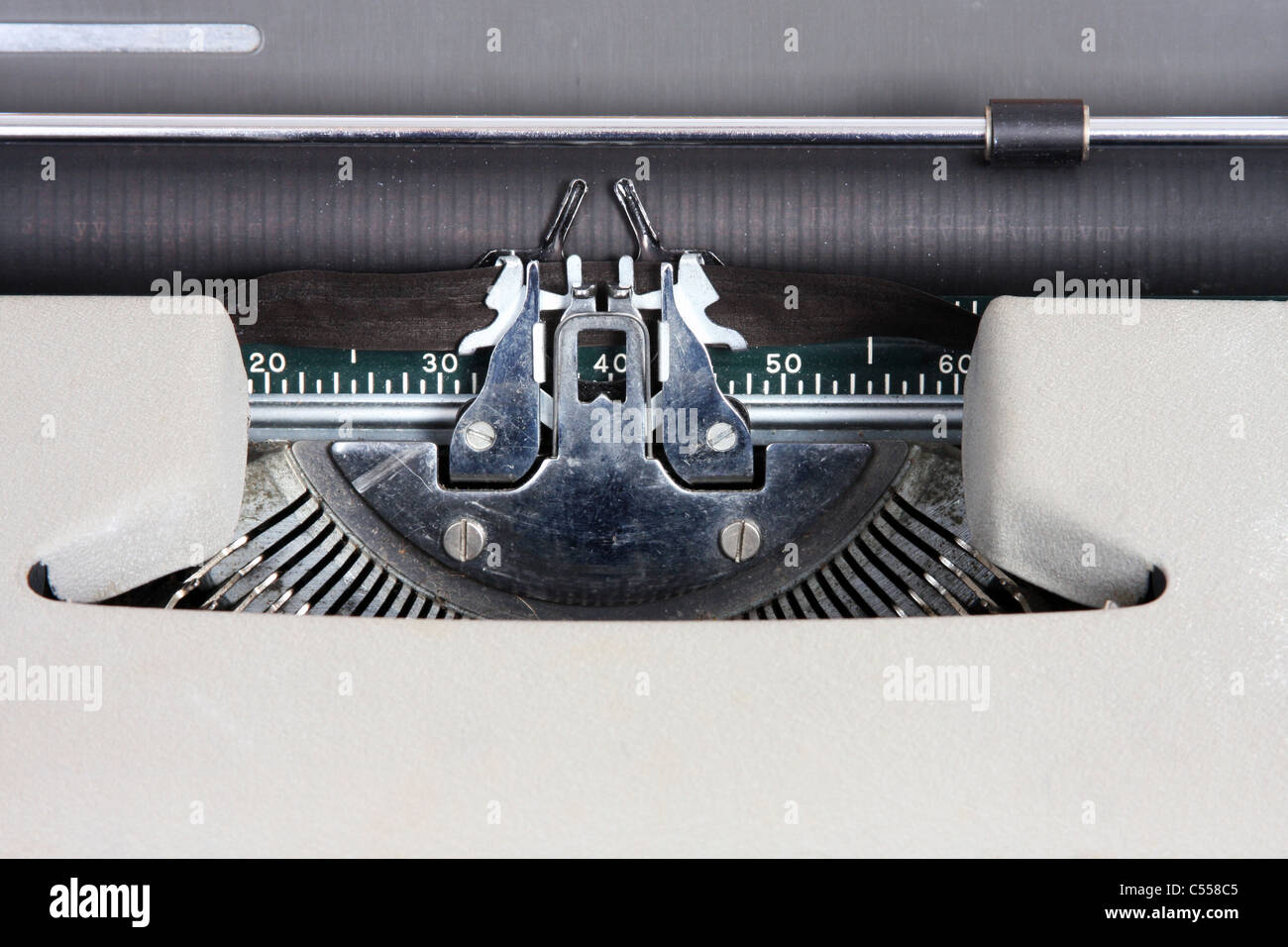 1957 Máquina de escribir manual portátil Smith-Corona Sterling gris Foto de stock