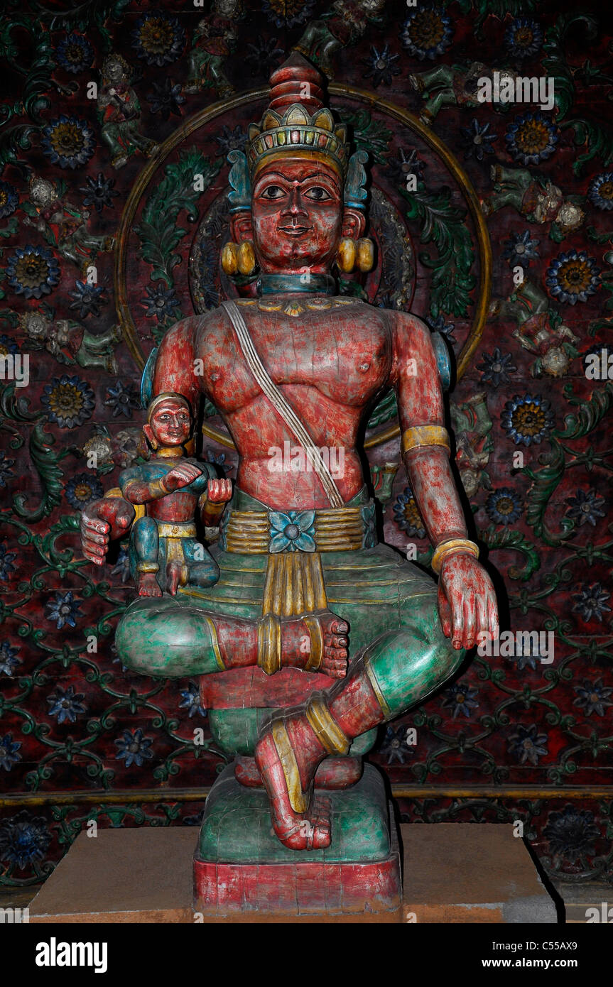 Antiguo ídolo de una deidad Hindú Foto de stock