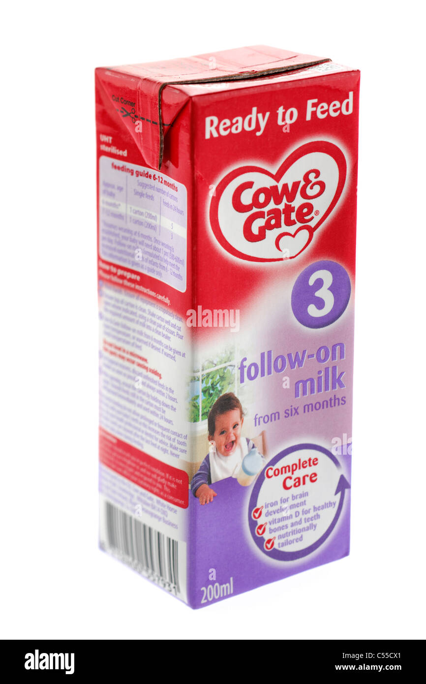 Caja de cartón de 200 ml de leche de vaca & Gate bebé listos para alimentar  3 siga en leche de seis meses Fotografía de stock - Alamy