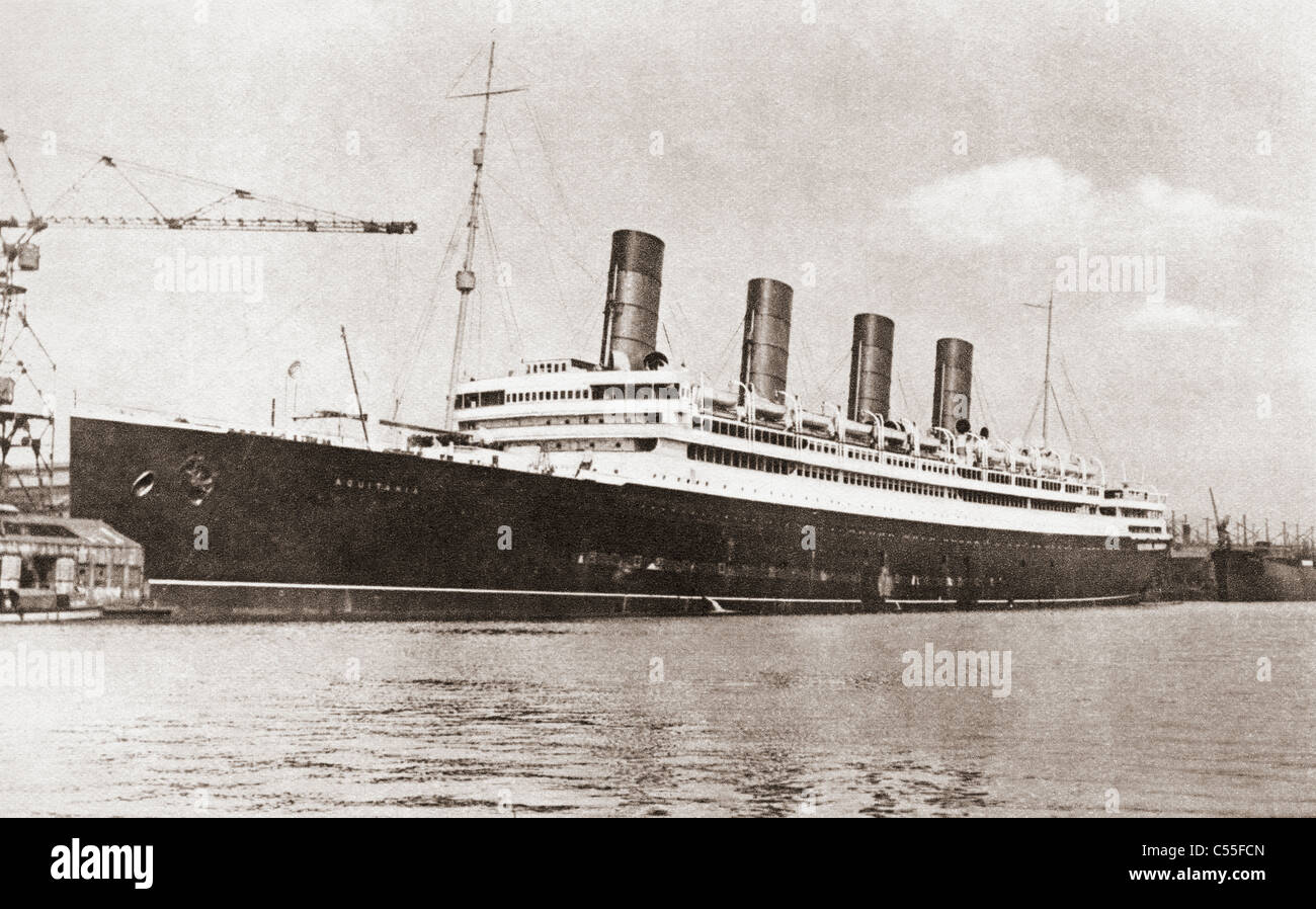 RMS Aquitania, trasatlántico de Cunard Line en 1913 Foto de stock