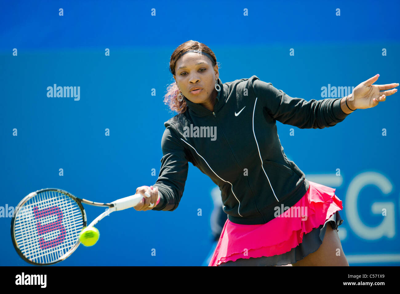 Aegon torneo internacional de tenis 2011, Eastbourne, East Sussex. Serena Williams de Estados Unidos. Foto de stock