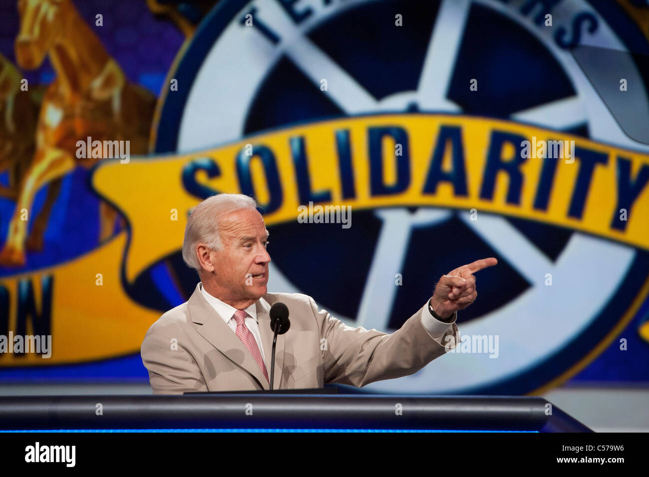 El vicepresidente Joe Biden habla al sindicato Teamsters Convención Foto de stock