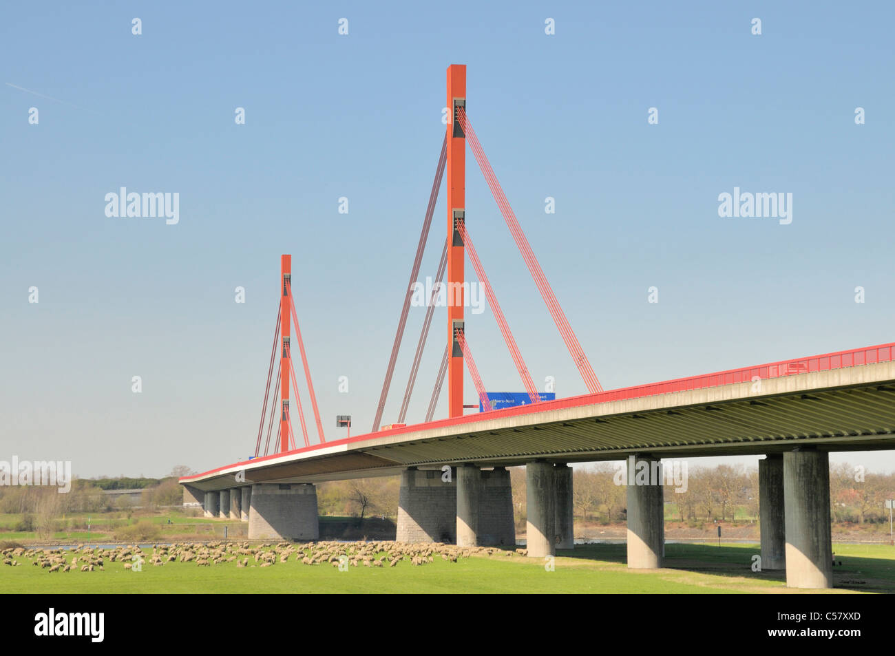 A42, la arquitectura, la autopista, carretera, puente, puente exterior, Arquitectura, edificio, Alemania, Duisburg, hierro Emscherschnellweg, Foto de stock