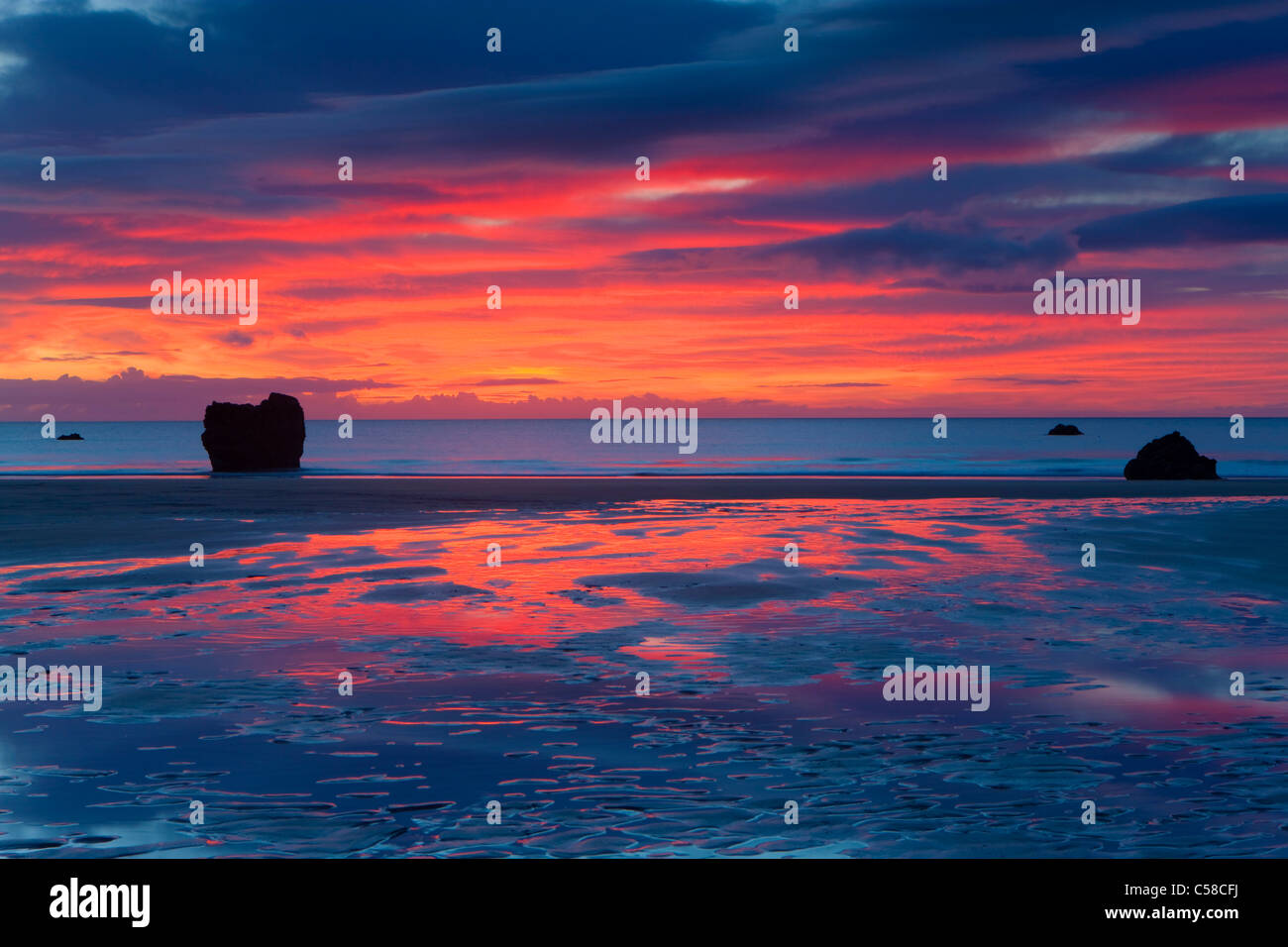 Sango Bay, Gran Bretaña, Escocia, Europa, mar, costa, playa, mar, rock, Cliff, Daybreak, el humor, las nubes, las mareas bajas, ebb, t Foto de stock