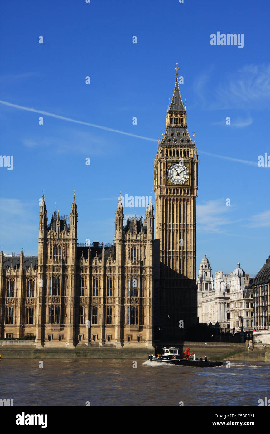 Gran Bretana Inglaterra Uk Reino Unido Londres Los Viajes El Turismo La Torre La Torre Reloj Reloj El Big Ben Westminster Landmark Fotografia De Stock Alamy