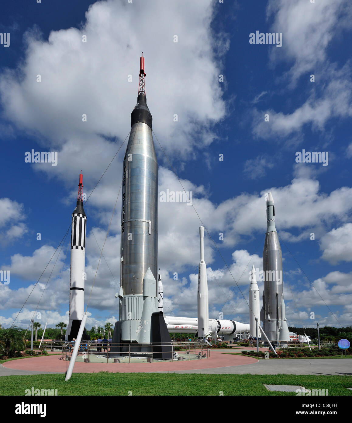 Rocket Garden, el Centro Espacial Kennedy, cerca de Titusville, Florida, USA, Estados Unidos, América, los cohetes, los viajes al espacio, el museo Foto de stock