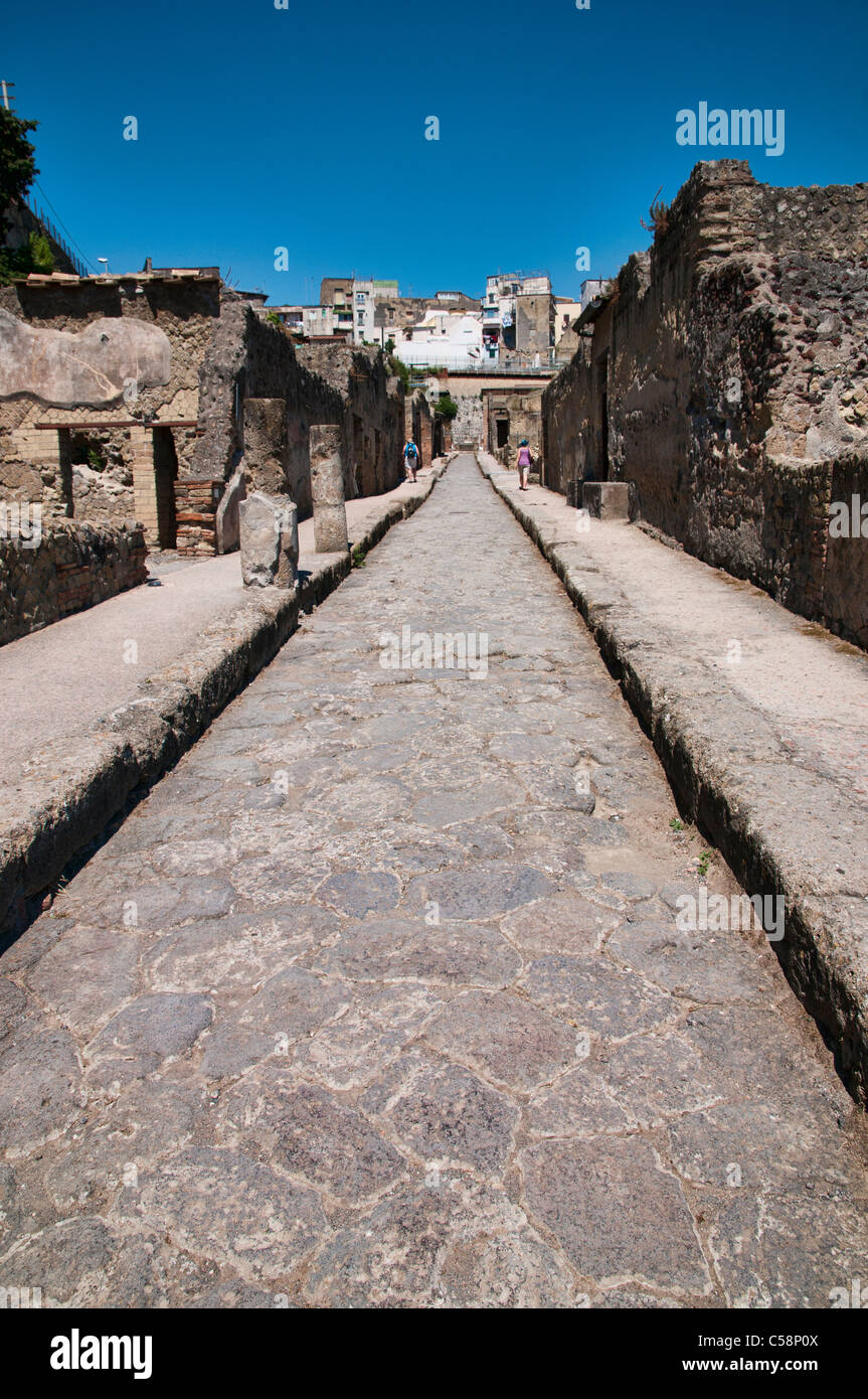 Ercolano la antigua ciudad en la provincia de Nápoles, en el pie del Monte Vesuvio Foto de stock