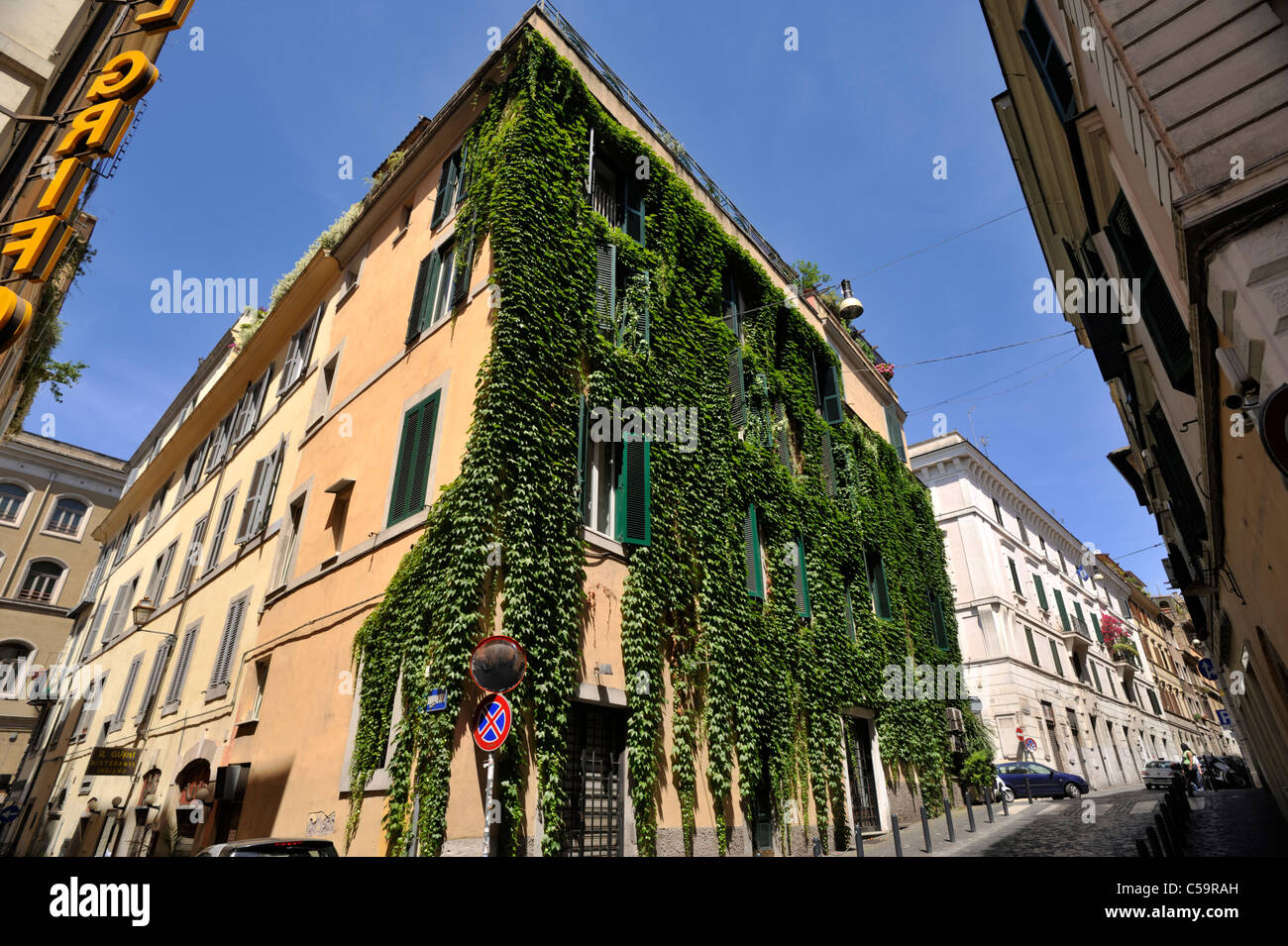 Italia, Roma, barrio de Monti, via del boschetto street Foto de stock