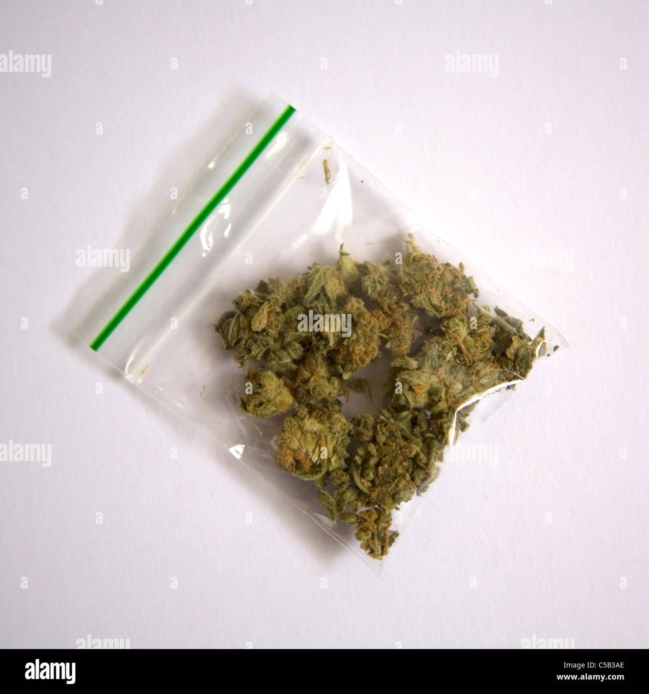 Bolsa de plastico de marihuana fotografías e imágenes de alta resolución -  Alamy