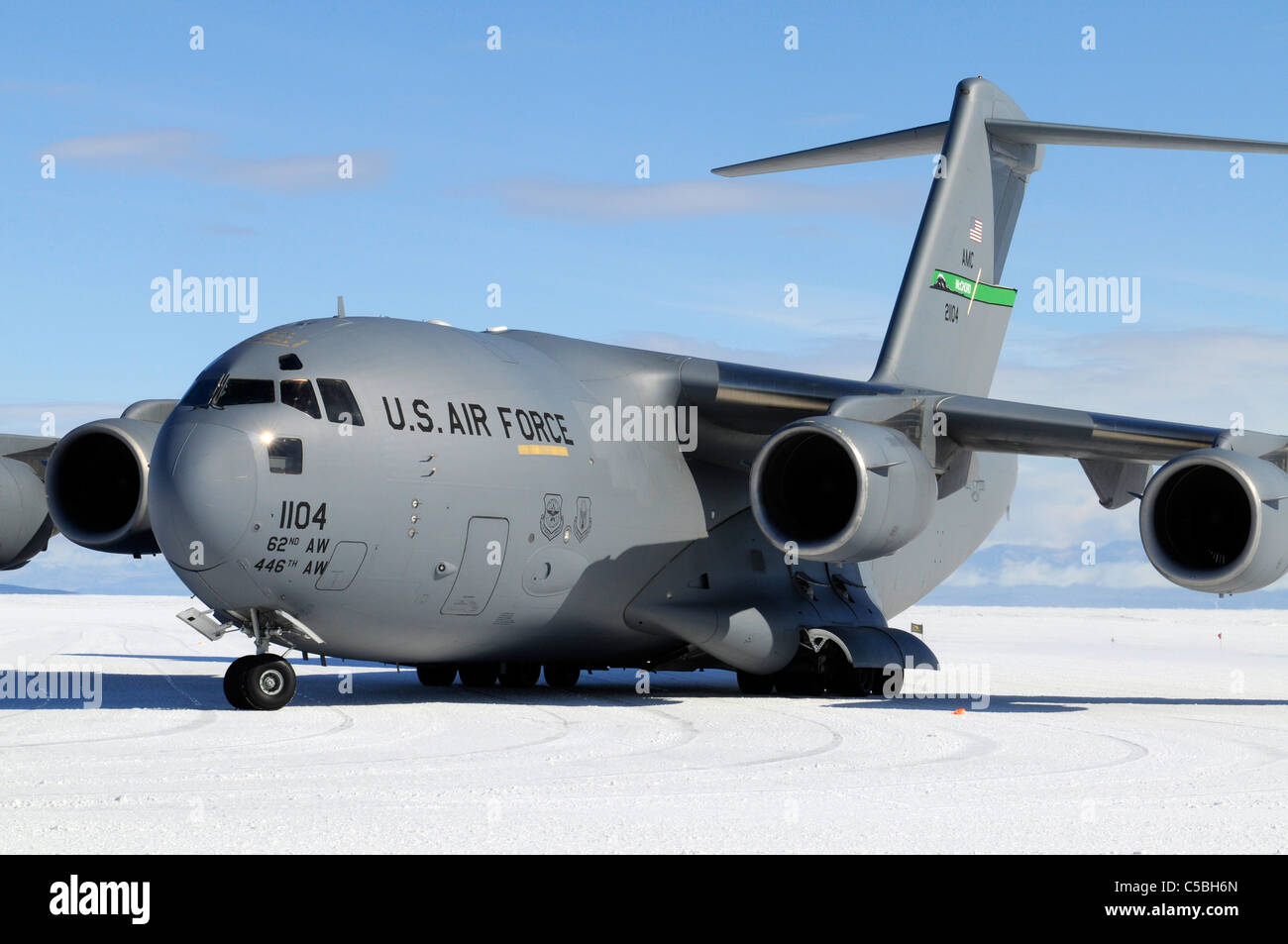 C17 Programa Antártico avión nos apoyan en el Aeródromo de Pegasus Estación McMurdo de la Antártida Foto de stock