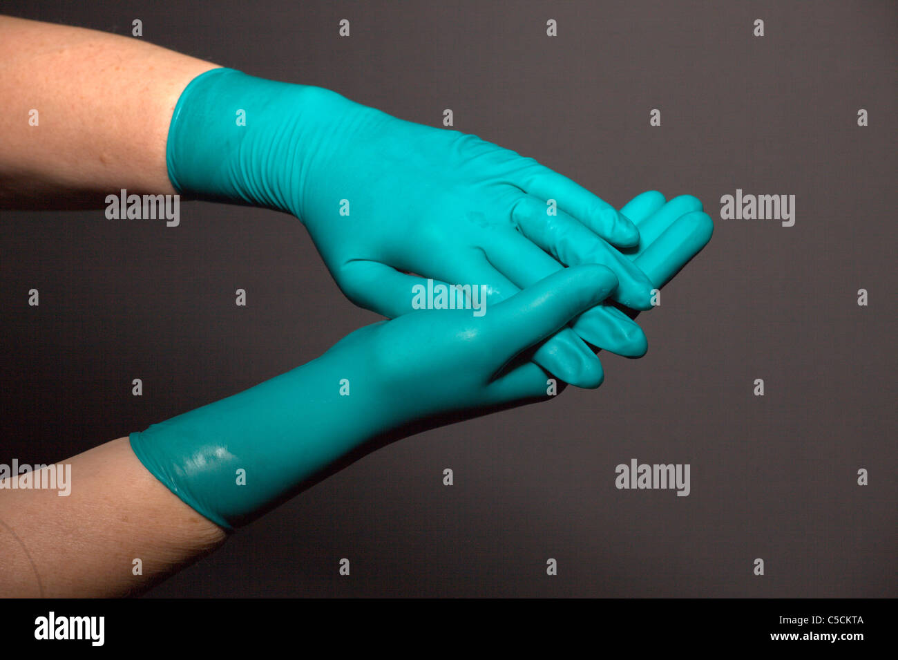 Los guantes sin látex Foto de stock