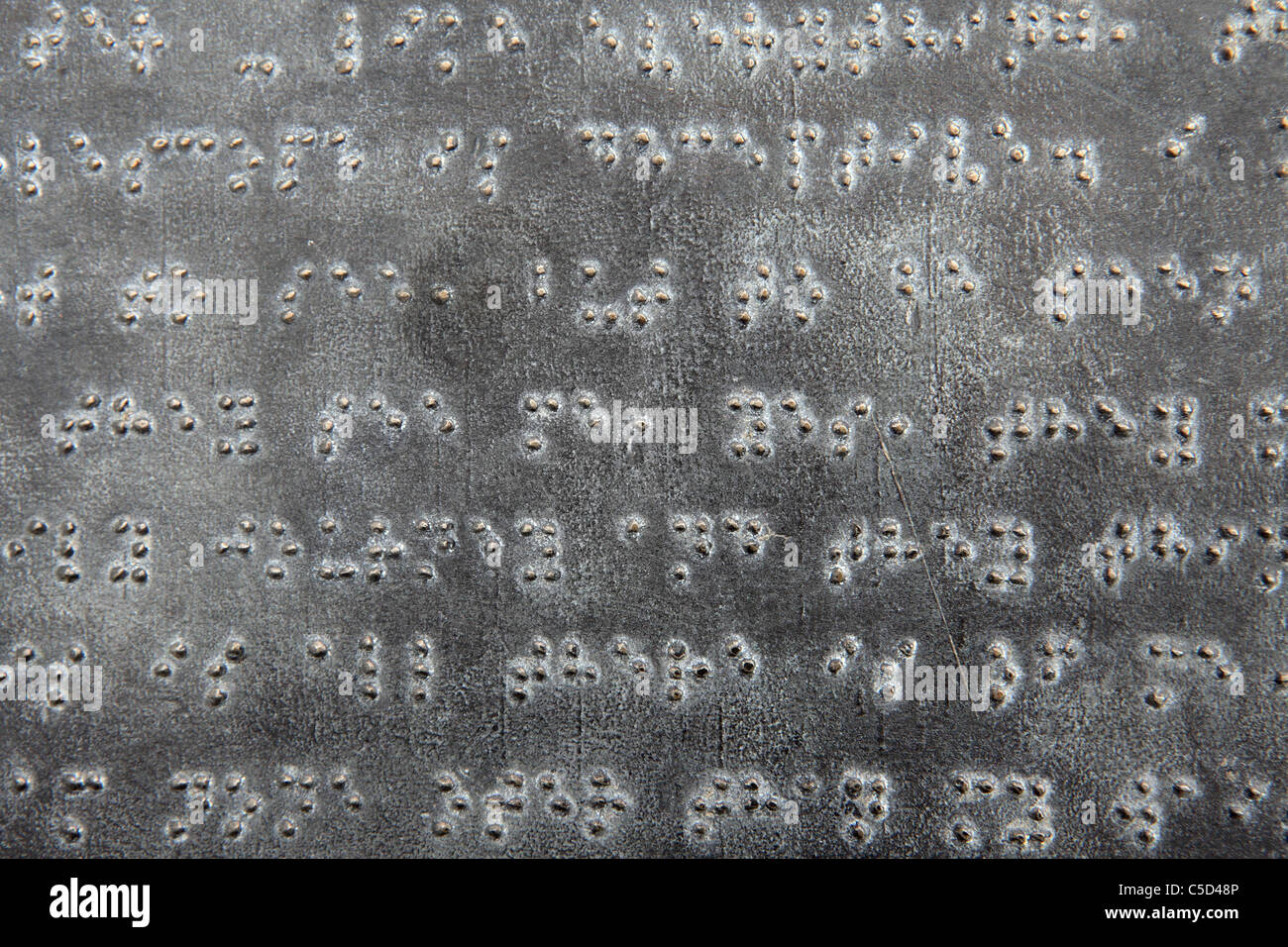 Escritura en Braille. Braille fue inventado en 1825 por un ciego