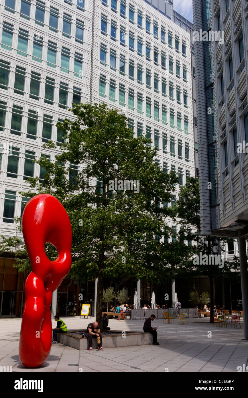La colorida arquitectura de nueva oficina Central Saint Giles, Londres Foto de stock