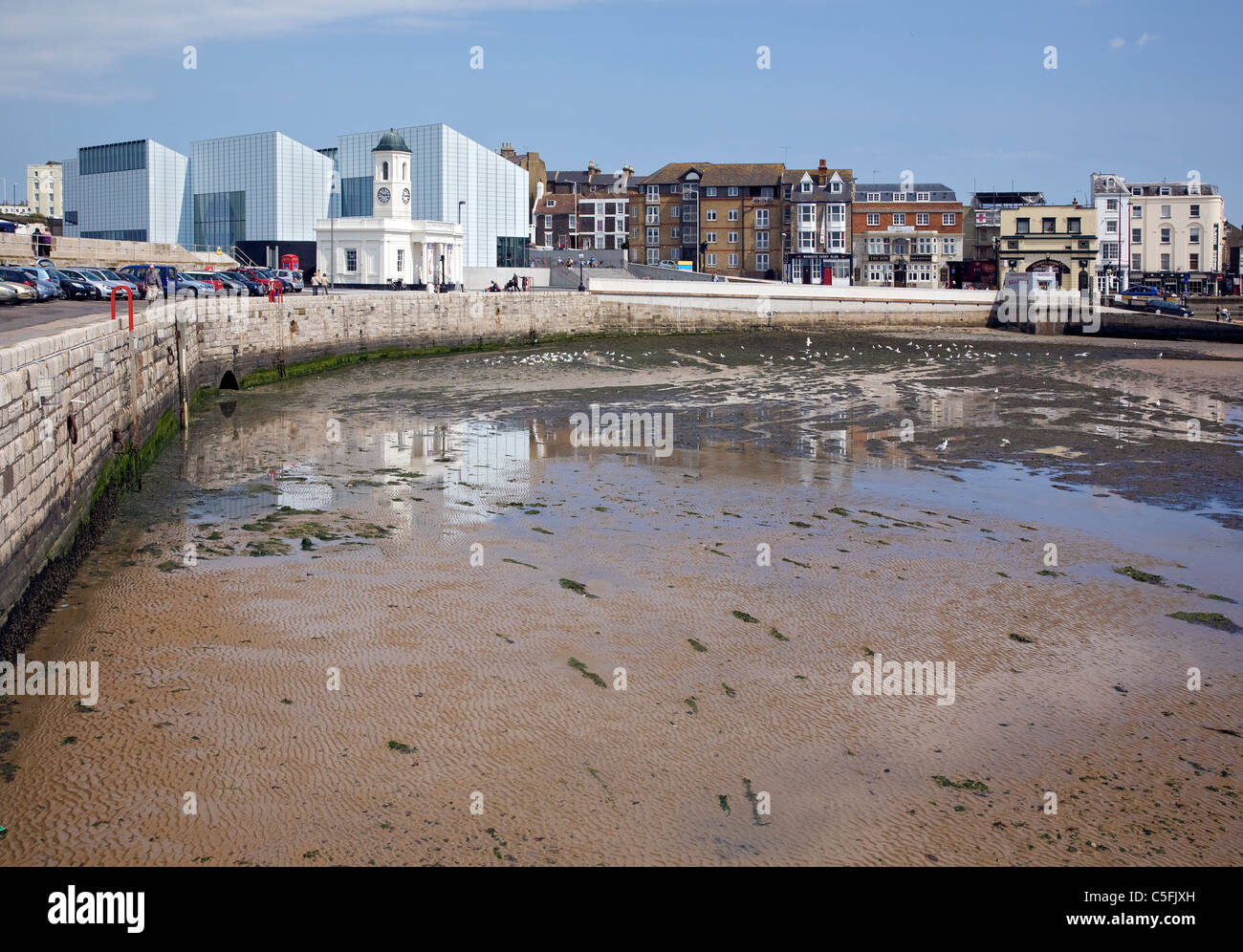 Gran Bretaña: REINO UNIDO: Inglaterra: Kent: MARGATE: Turner Contemporary y el puerto Foto de stock