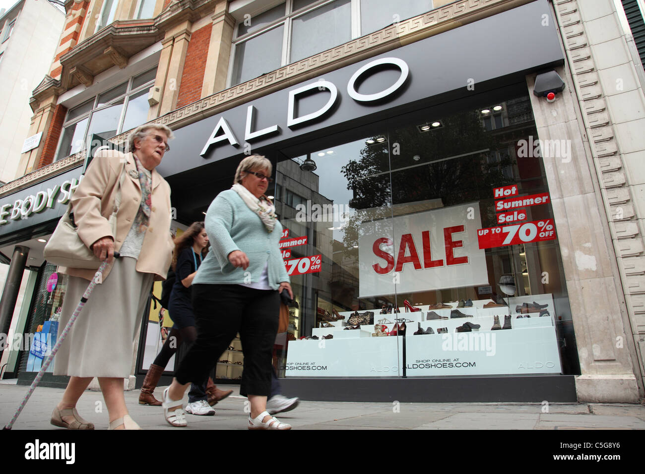 Un Aldo tienda en Oxford Street, Londres, Inglaterra, Reino Unido  Fotografía de stock - Alamy