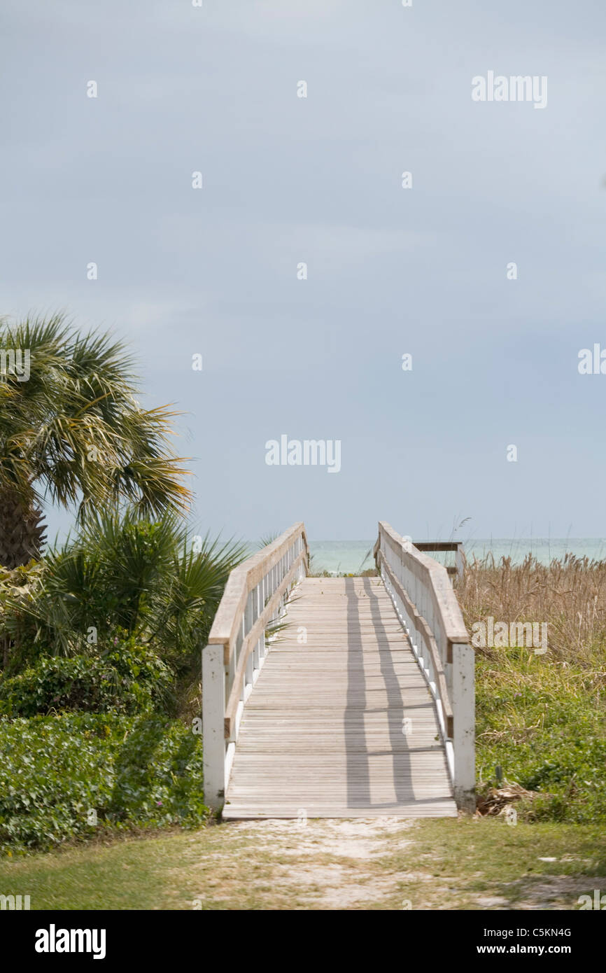 Pasarela de acceso a la playa, Sanibel Island, FL. Foto de stock