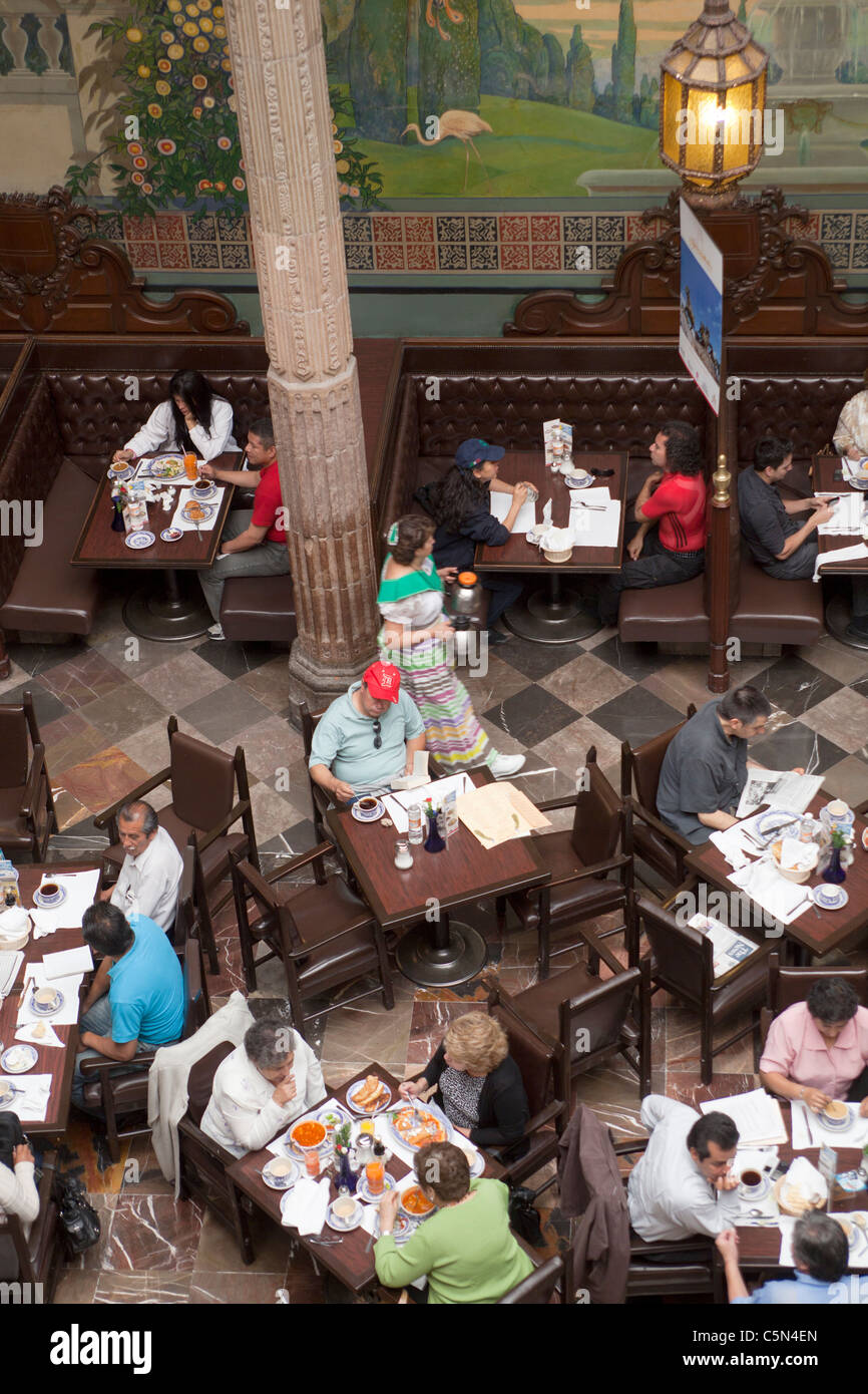 Sanborns Restaurante Casa de los azulejos de la Ciudad de México, México Foto de stock