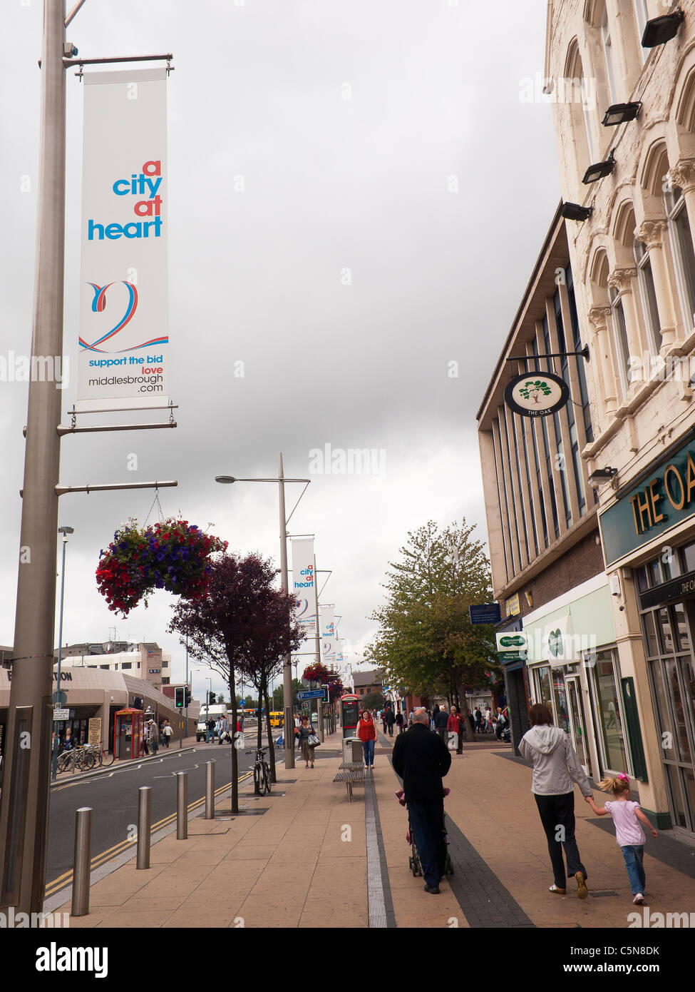 "Una ciudad en el corazón' banner en Newport Road Middlesbrough promocionando el municipio la oferta para el estado de la Ciudad 2011 Foto de stock