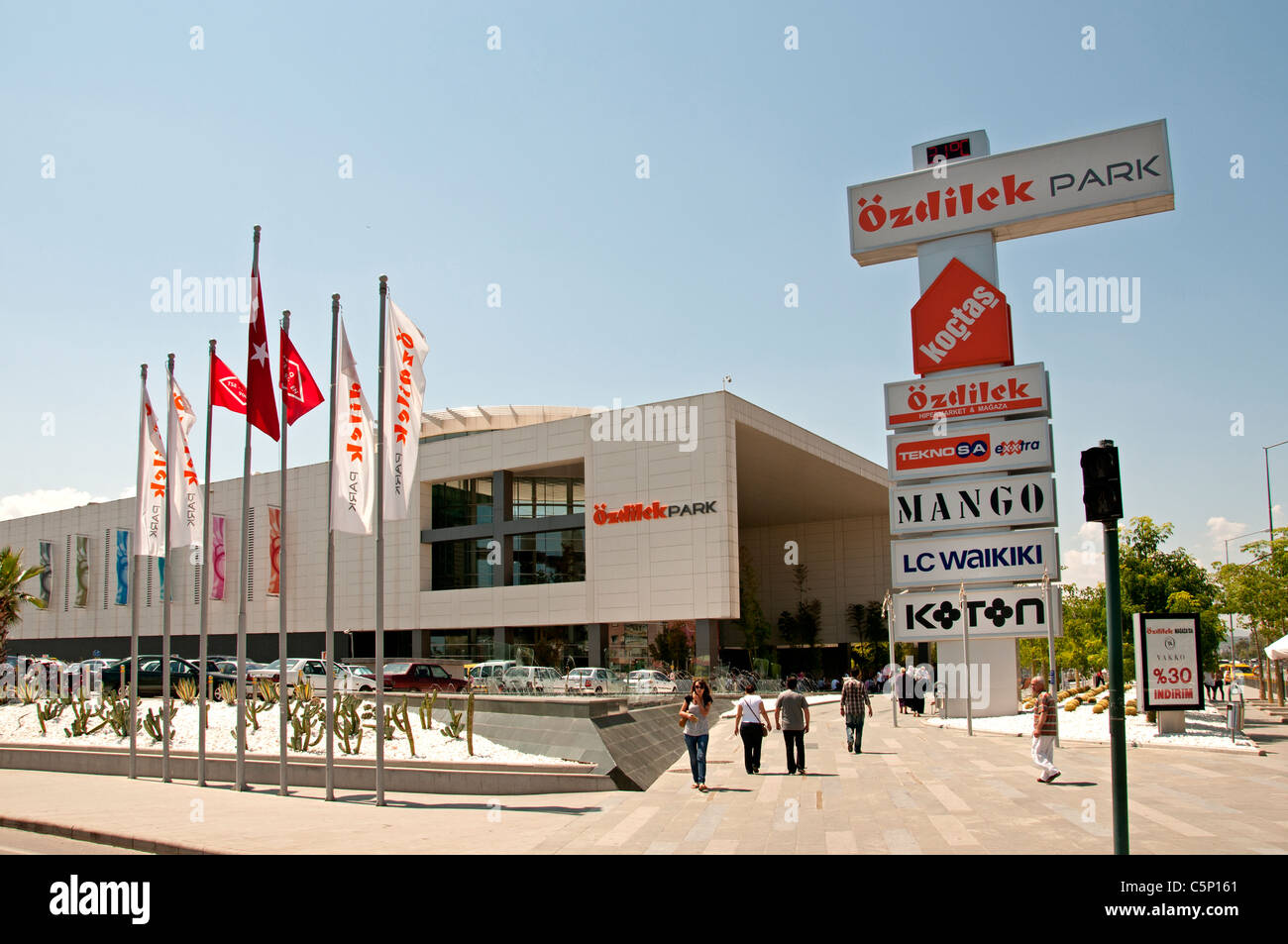 Centro comercial moderno Antalya Turquía Ozdilek Park Fotografía de stock -  Alamy