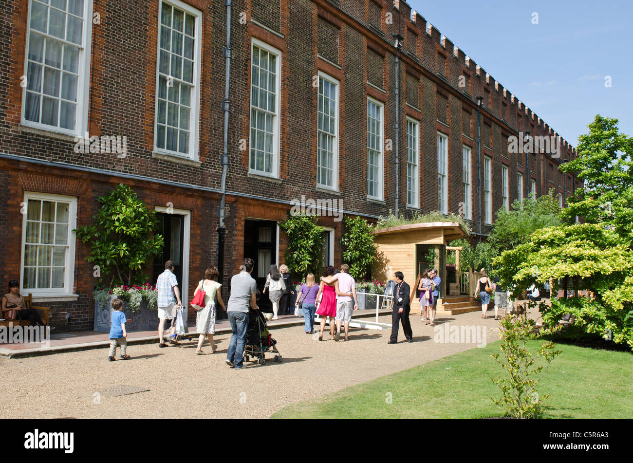 Jornada de puertas abiertas. El príncipe Charles Inicio Iniciativa para una vida sostenible. St James's Palace y Clarence House Garden. Foto de stock