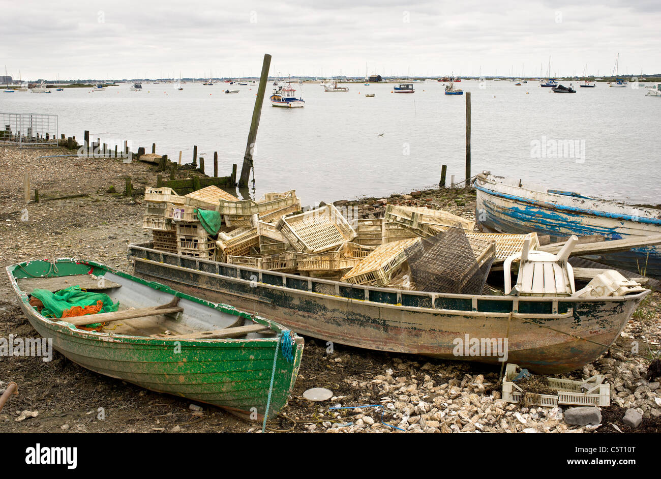 Izar alde  Barcos de pesca, Barcos abandonados, Barcos