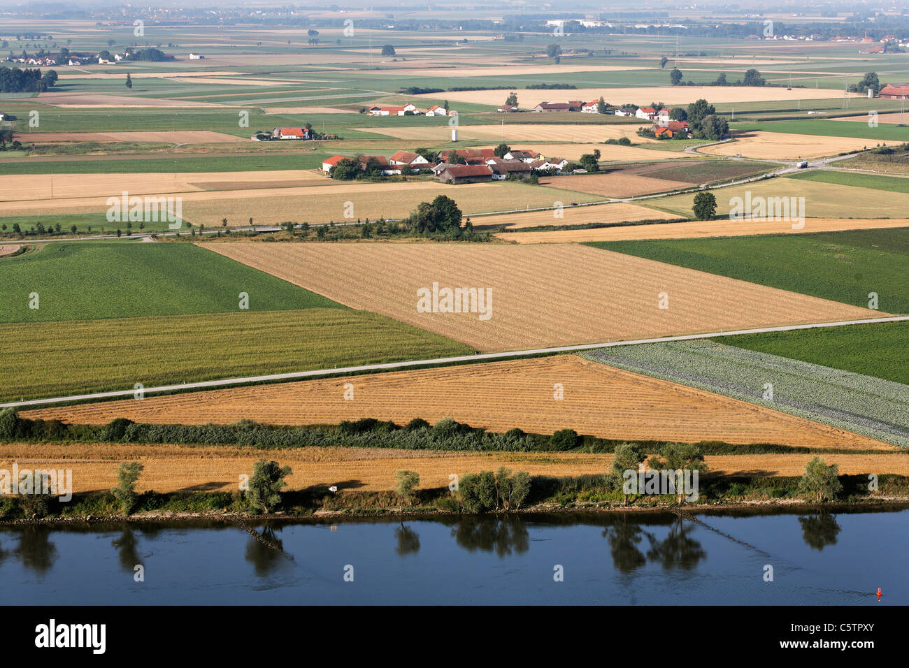 Alemania, en la Baja Baviera, vista del río Danubio, cerca de bogen Foto de stock
