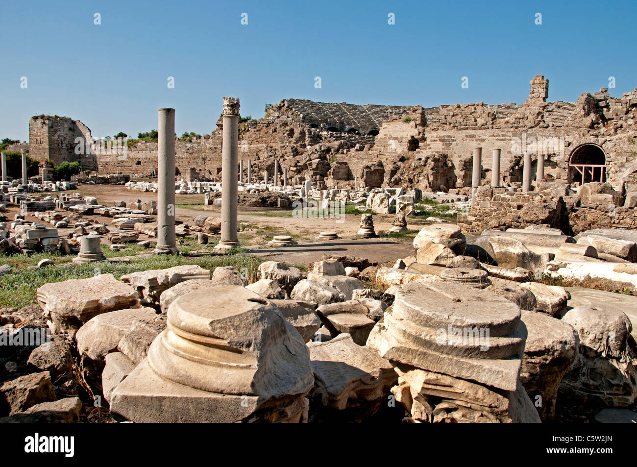 Lado Turquía Agora antiguo anfiteatro teatro greco-romano Foto de stock