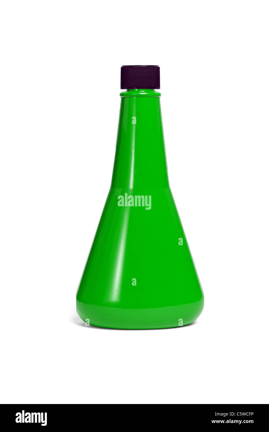 Embudo de plástico verde con tapa de contenedor sobre fondo blanco. Foto de stock
