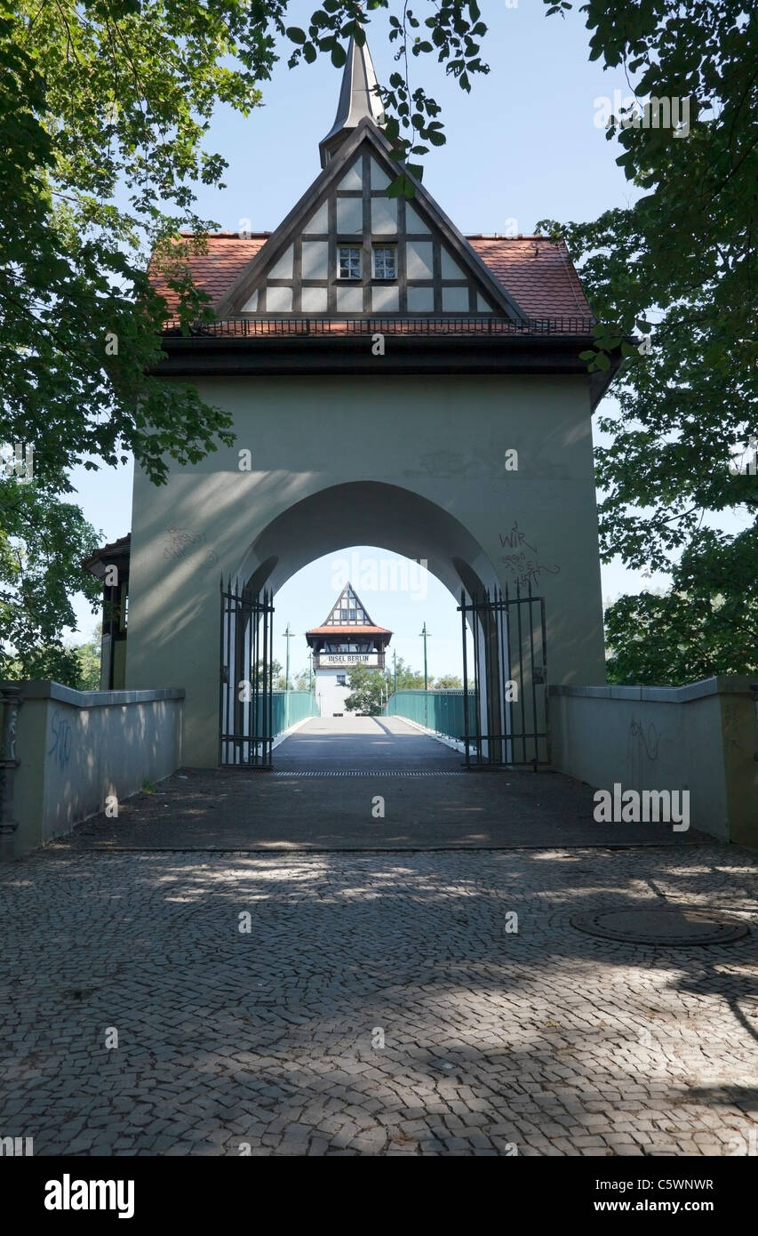 Abteibrücke, Insel der Jugend, Berlín, Alemania Foto de stock