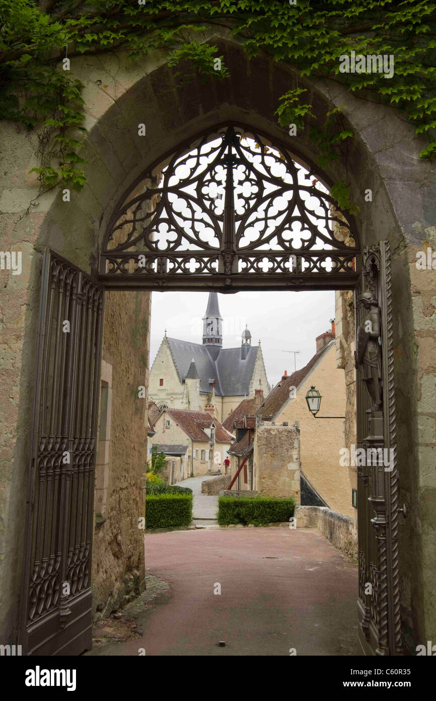 Puerta ornamental en el conde Branicki chateau en Montresor Cher Valle Francia Foto de stock