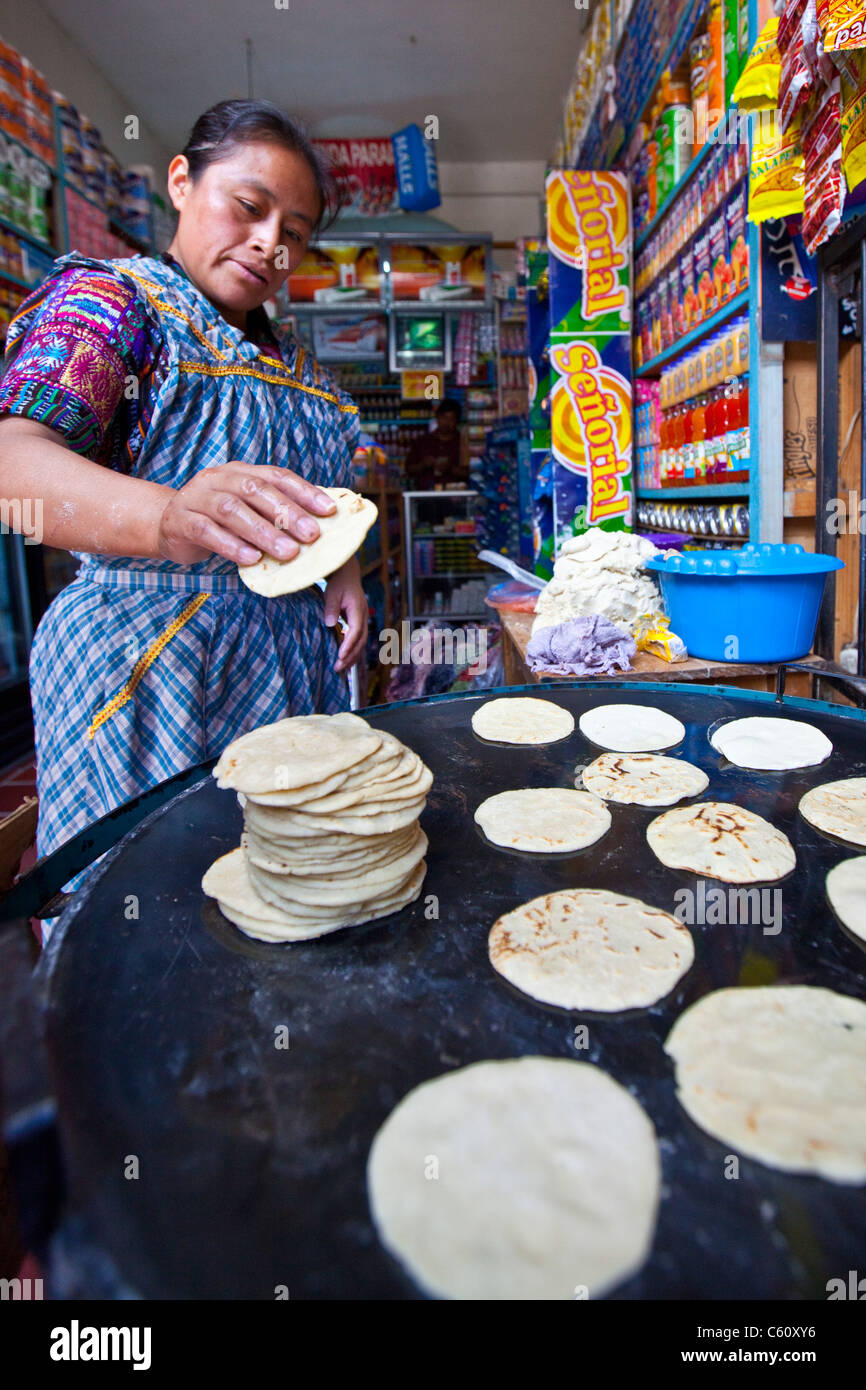 Guatemalan tortillas fotografías e imágenes de alta resolución Alamy
